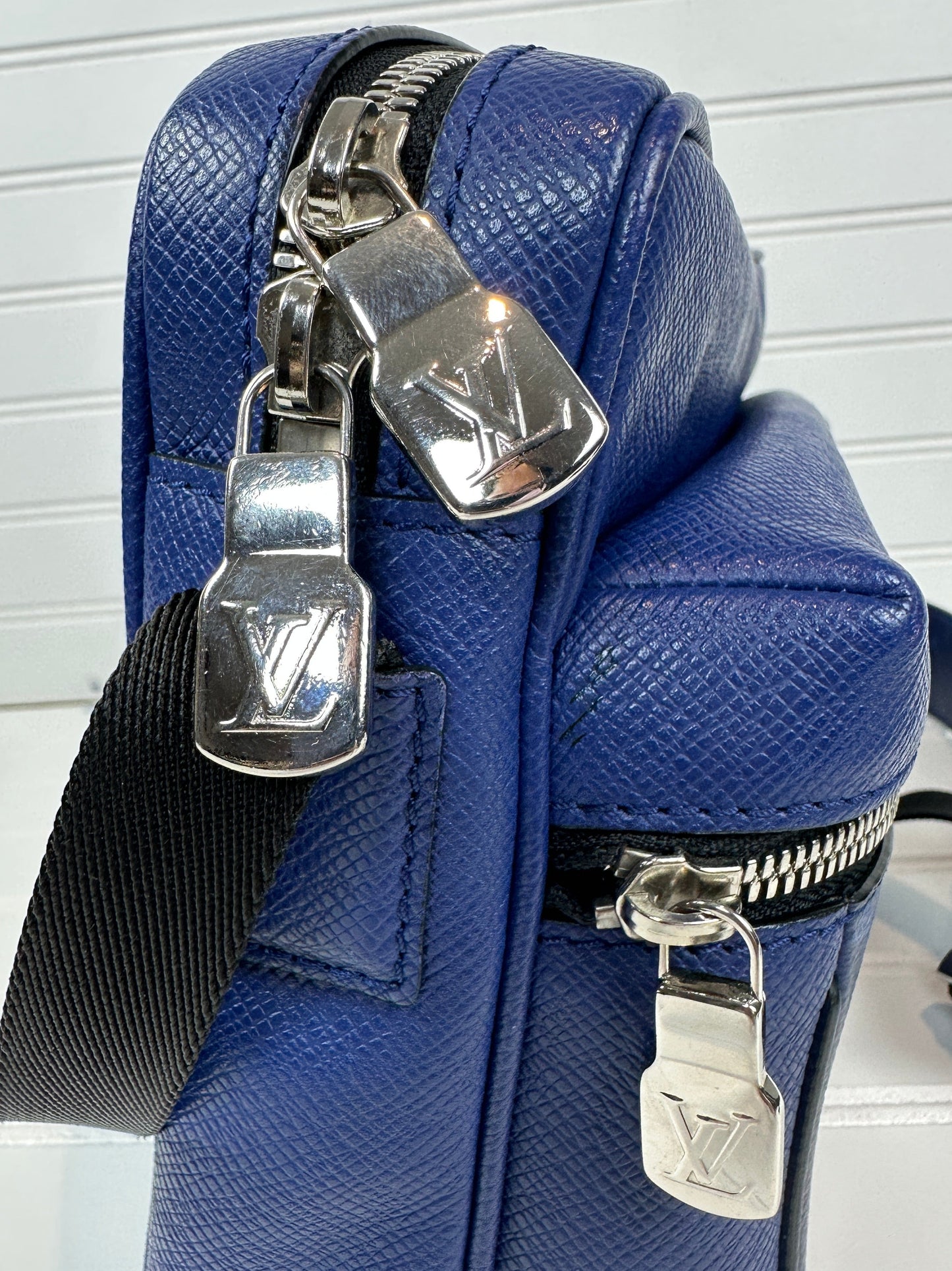 Pre-owned LOUIS VUITTON Outdoor Blue Messenger PM Monogram Canvas _ 247