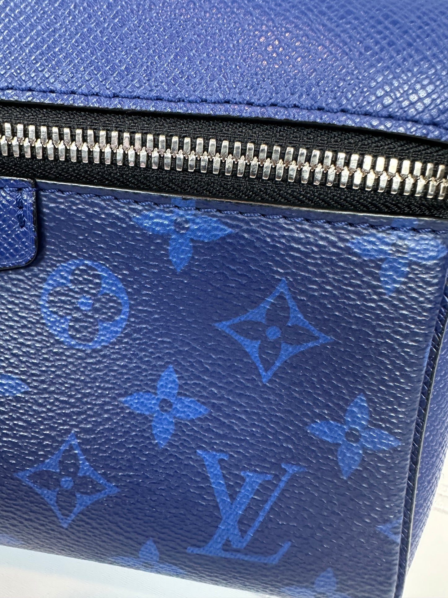 Pre-owned LOUIS VUITTON Outdoor Blue Messenger PM Monogram Canvas _ 247