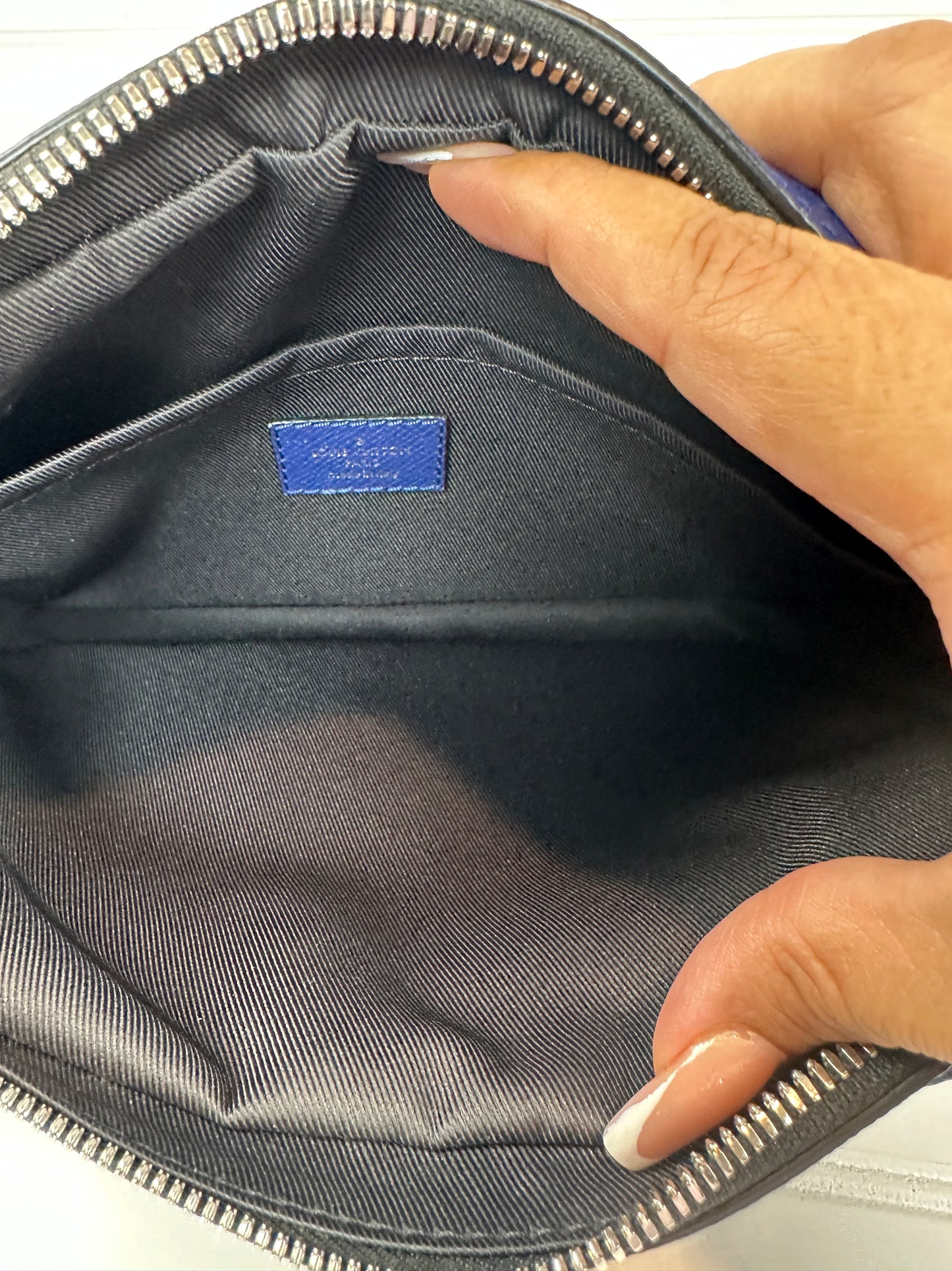 Pre-owned LOUIS VUITTON Outdoor Blue Messenger PM Monogram Canvas _ 247