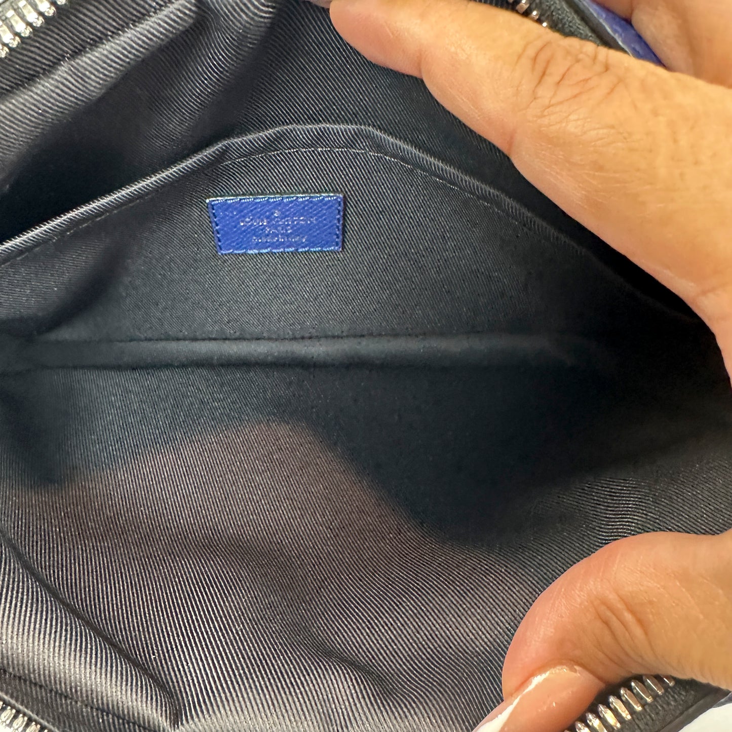 PRE-OWNED LOUIS VUITTON Outdoor Blue Messenger PM Monogram Canvas _247