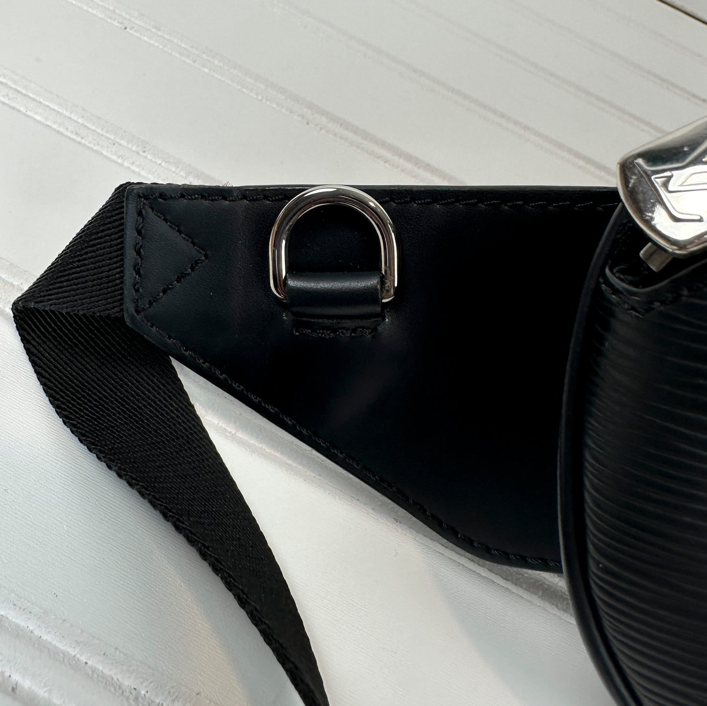 PRE-OWNED LOUIS VUITTON LV Circle Black and Yellow BumBag Epi Leather _248