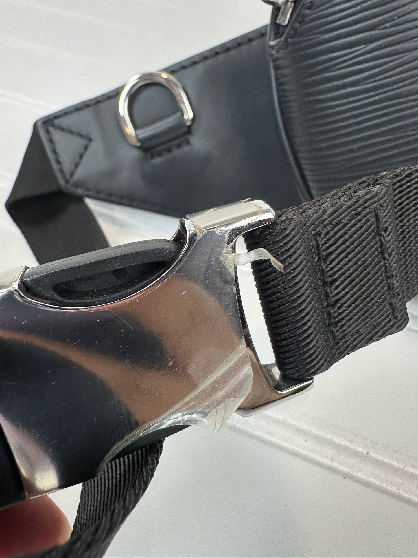 Pre-owned LOUIS VUITTON LV Circle Black and Yellow BumBag Epi Leather_ 248