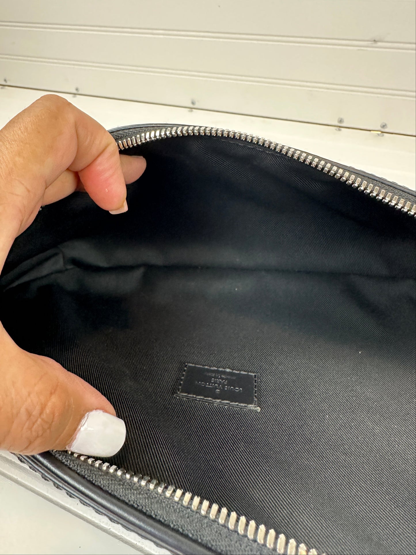 Pre-owned LOUIS VUITTON LV Circle Black and Yellow BumBag Epi Leather_ 248