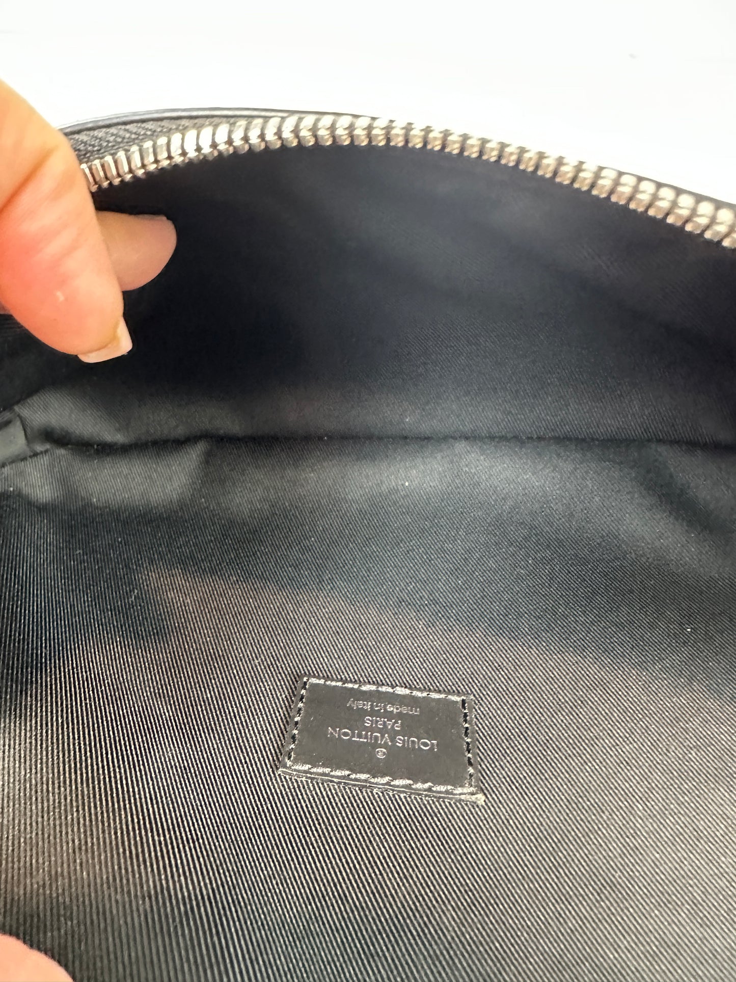 Pre-owned LOUIS VUITTON LV Circle Black and Yellow BumBag Epi Leather_ 248