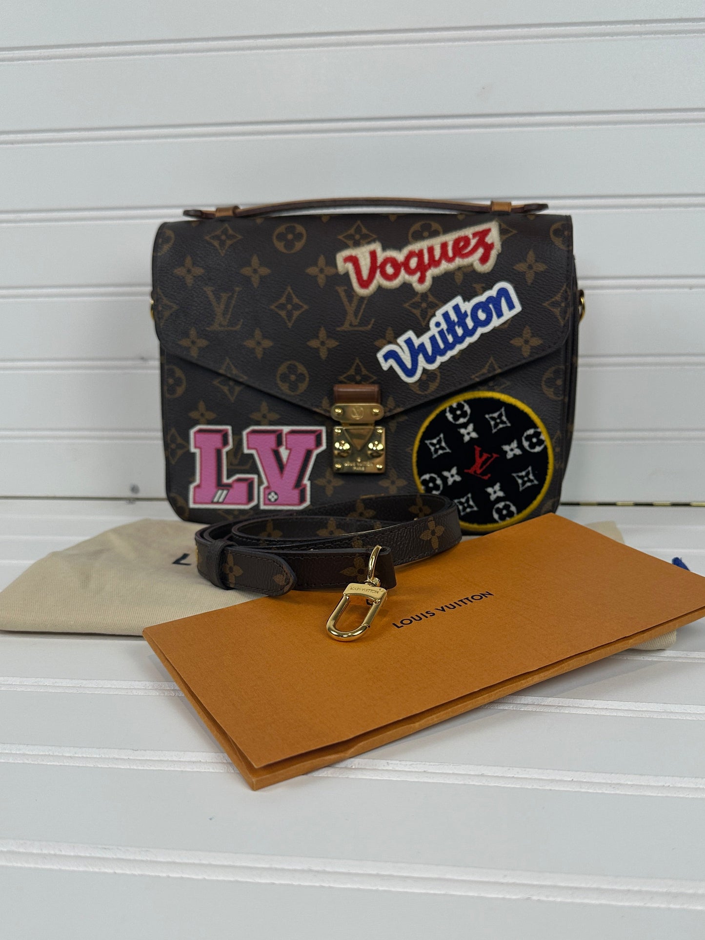 Pre-owned LOUIS VUITTON Patches Pochette Metis Monogram Canvas Limited Edition _ 244