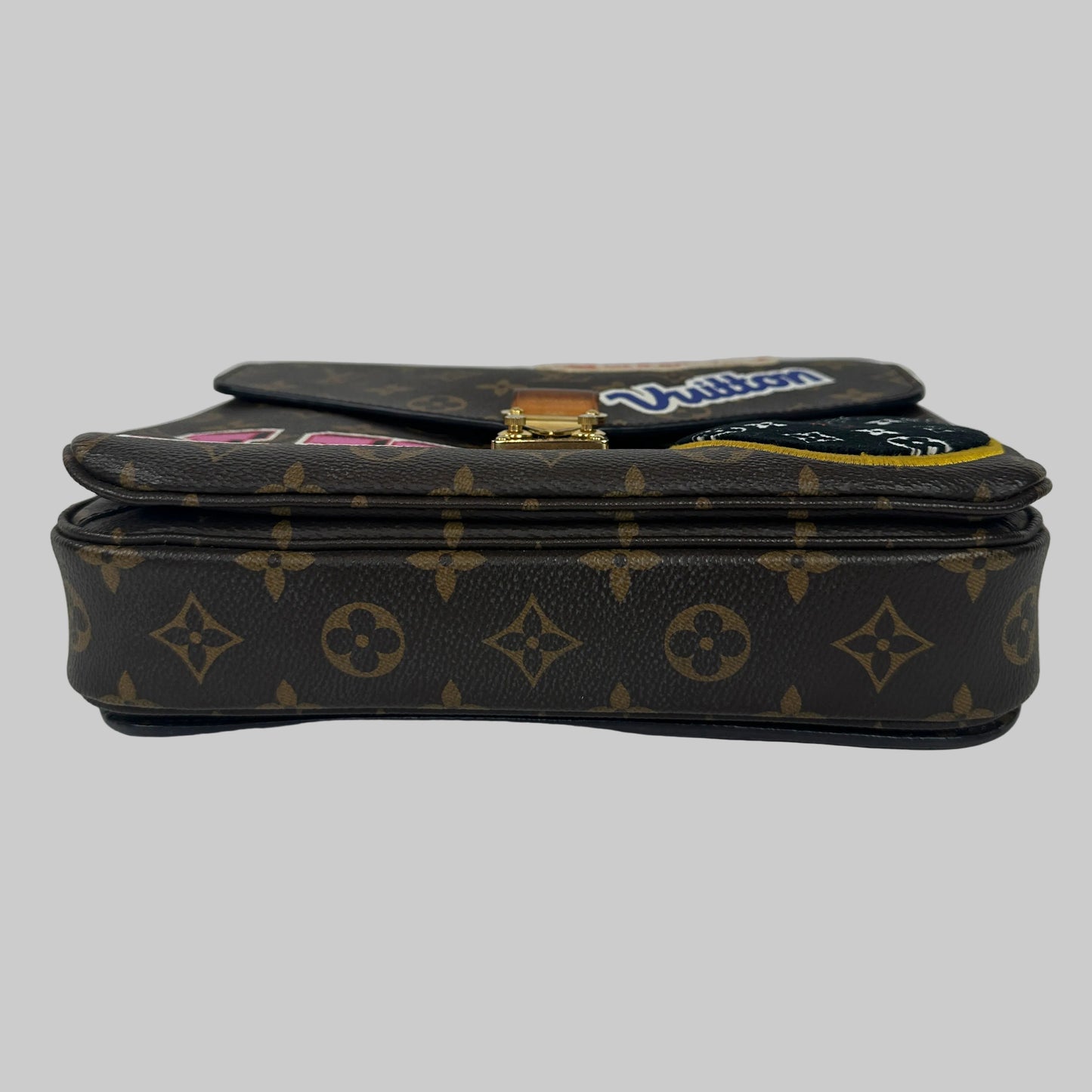 PRE-OWNED LOUIS VUITTON Patches Pochette Metis Monogram Canvas Limited Edition _ 244