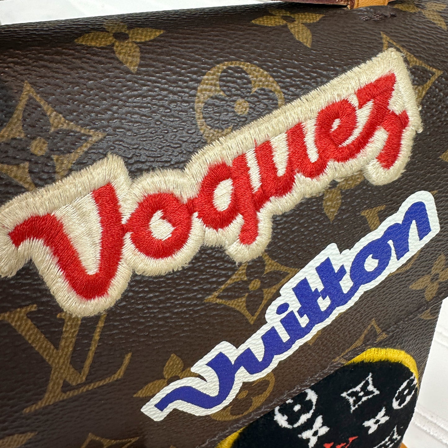 PRE-OWNED LOUIS VUITTON Patches Pochette Metis Monogram Canvas Limited Edition _ 244