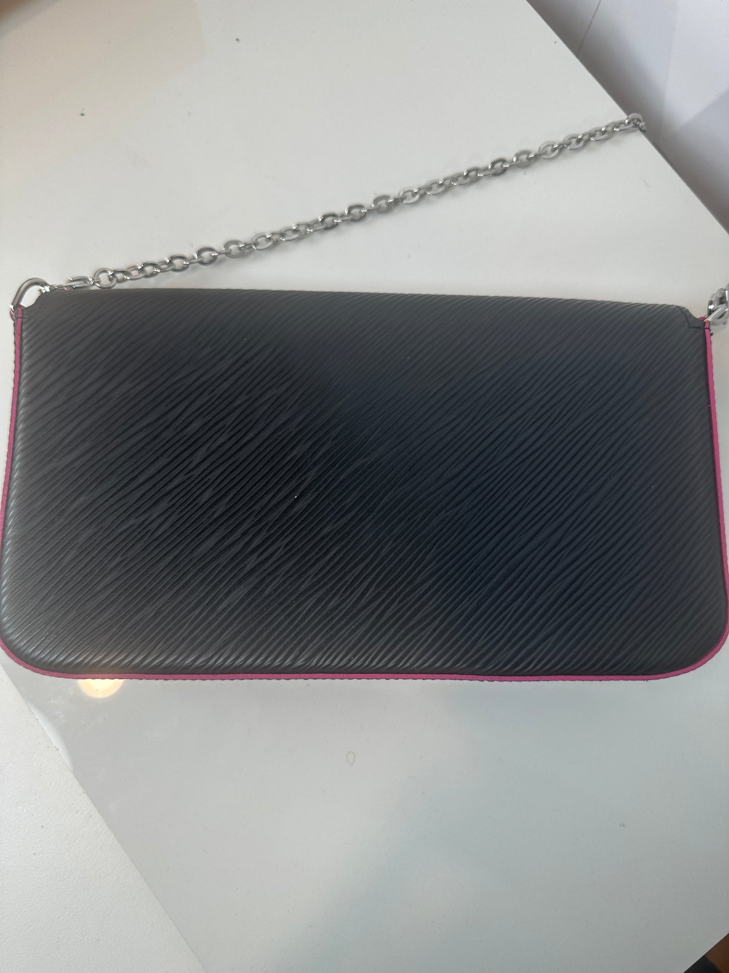 Pre-owned LOUIS VUITTON Felicie Black leather pink interior with box