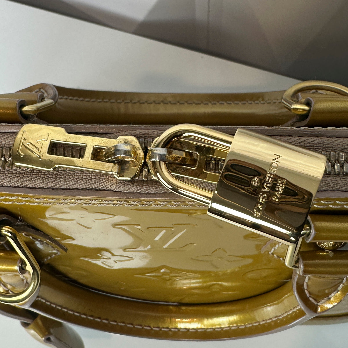 PRE-OWNED LOUIS VUITTON Alma BB Gold Vernis