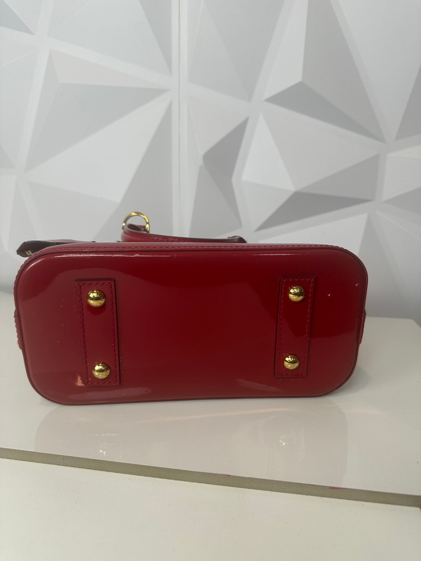 Pre-owned LOUIS VUITTON Alma BB red vernis