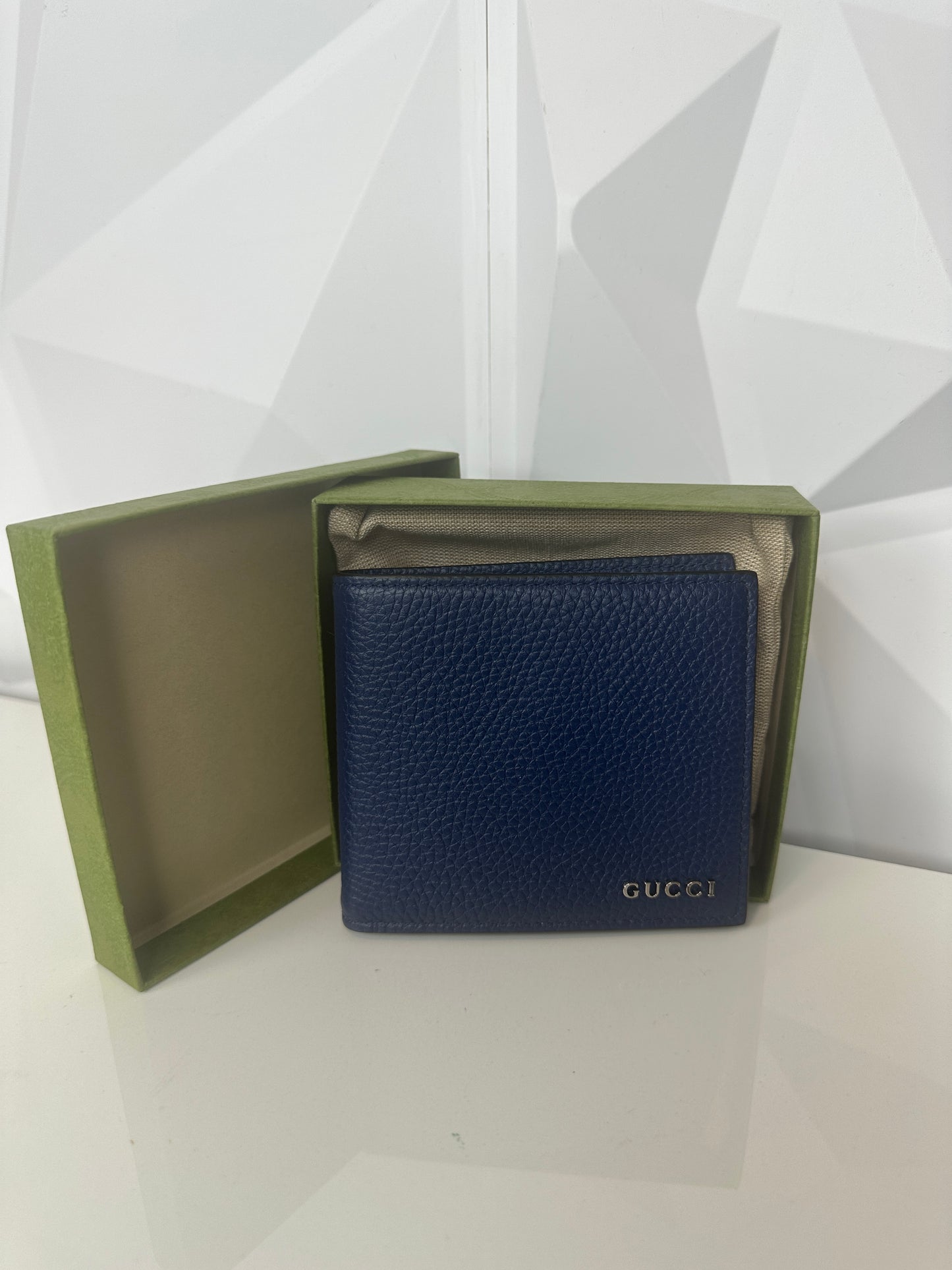 Pre-owned GUCCI blue wallet with box