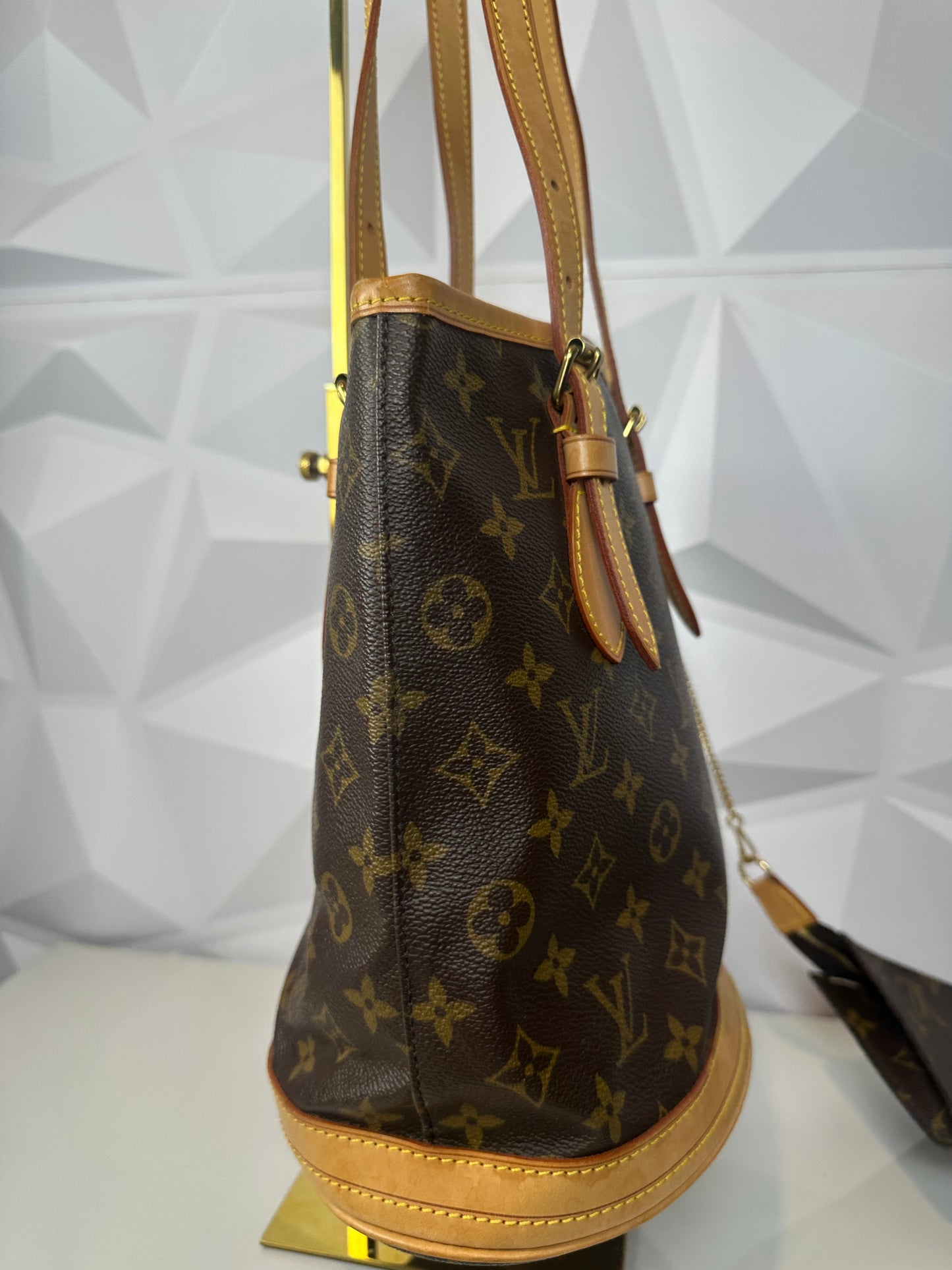 Pre-owned LOUIS VUITTON Bucket PM Monogram canvas