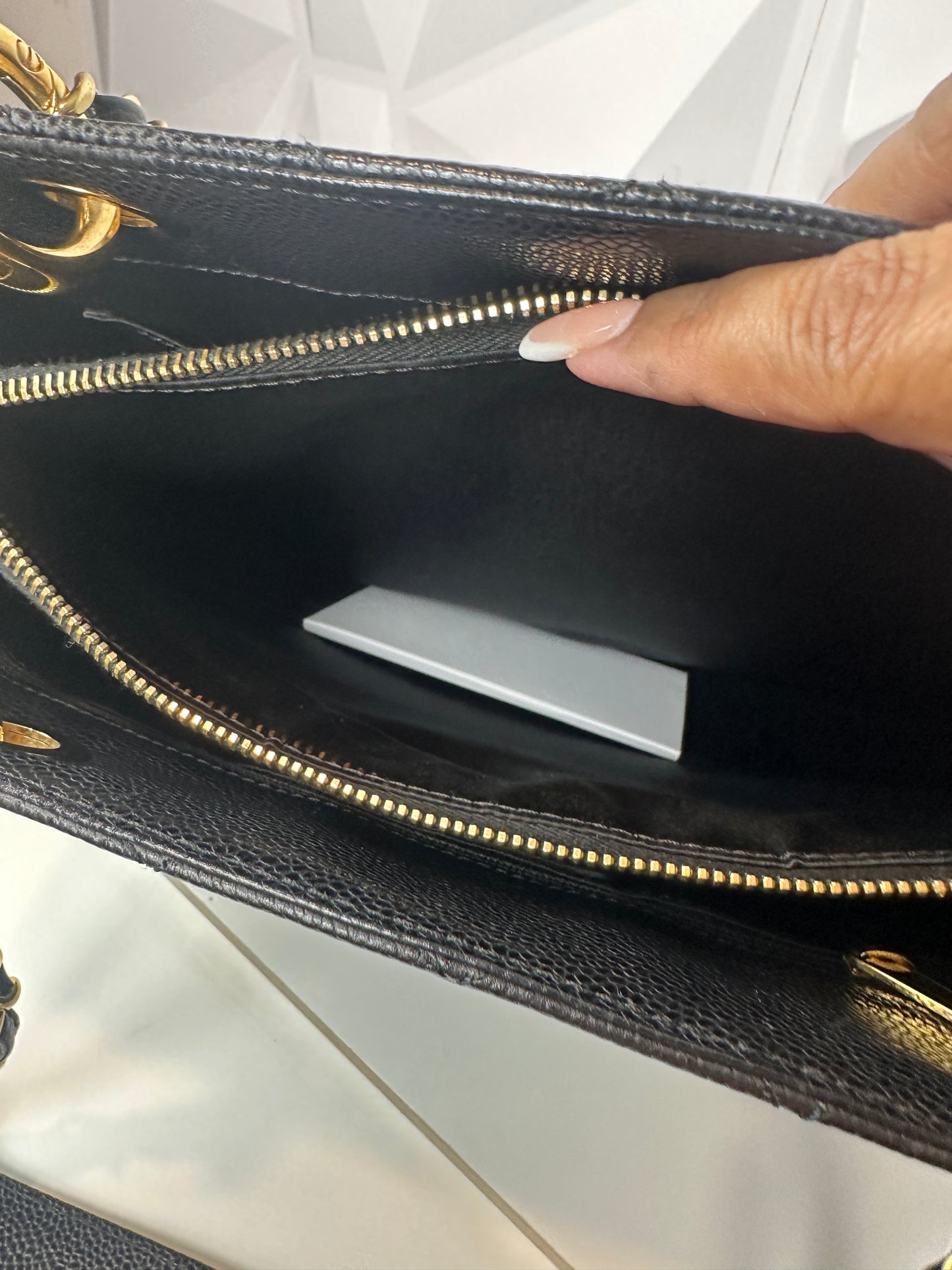 Pre-owned CHANEL Matelasse Chain Tote Black Caviar Leather