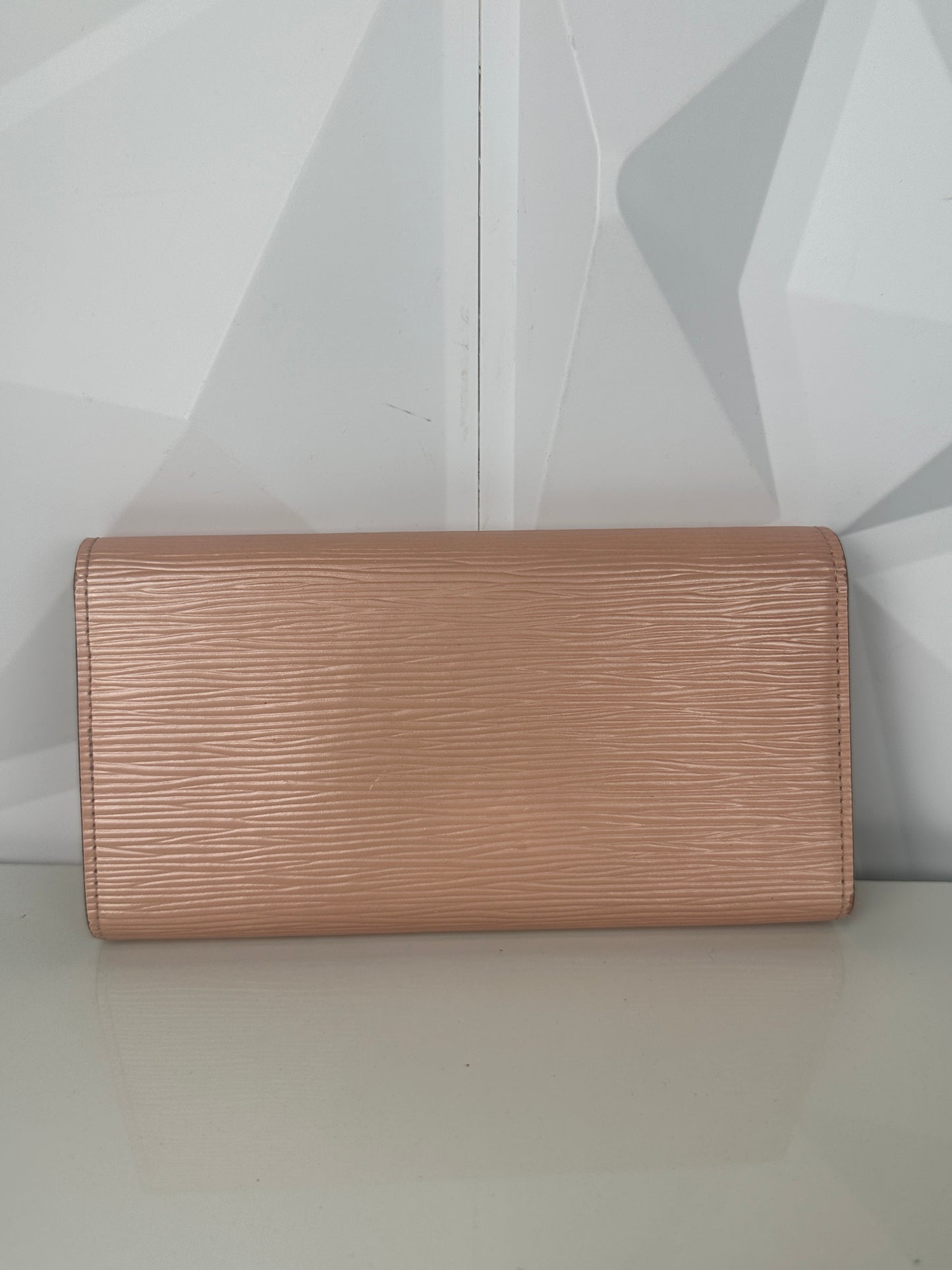 Pre owned LOUIS VUITTON Epi Leather Wallet in Light Pink