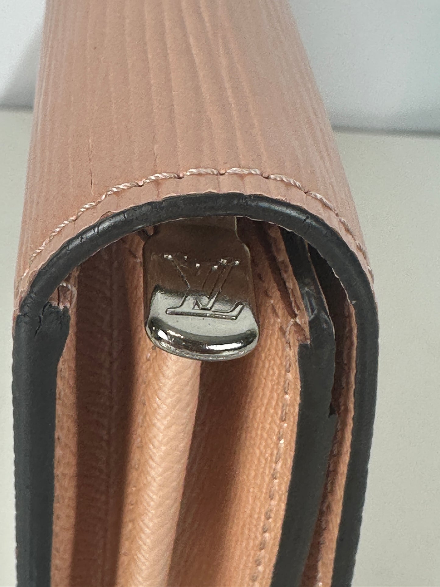 Pre owned LOUIS VUITTON Epi Leather Wallet in Light Pink