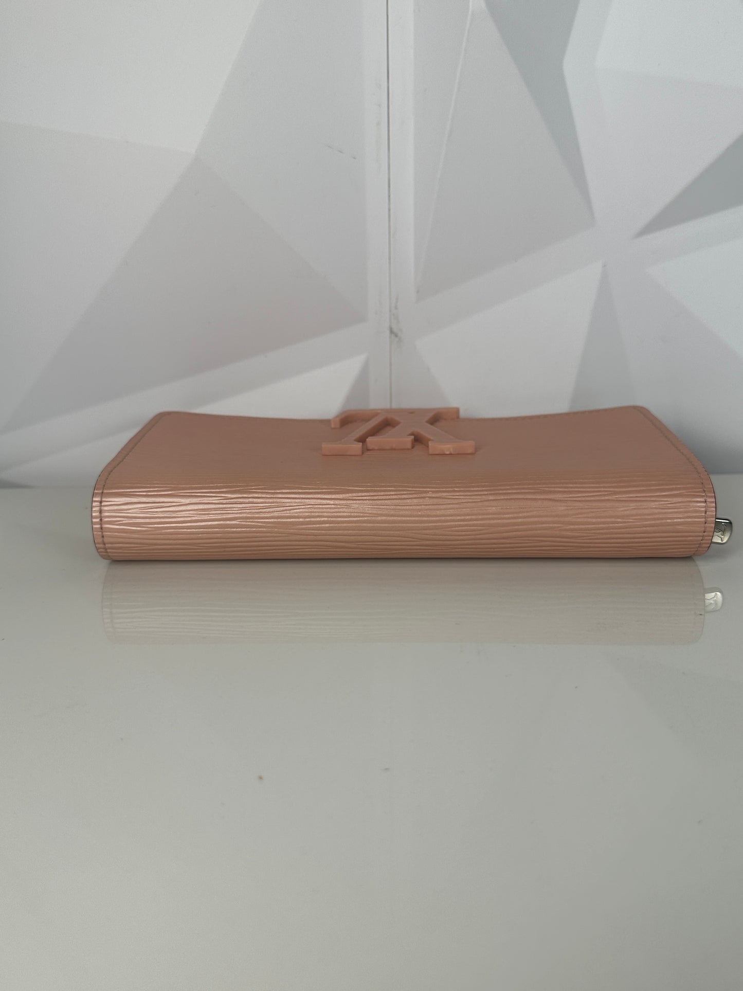 Pre owned LOUIS VUITTON Epi Leather Wallet in Light Pink