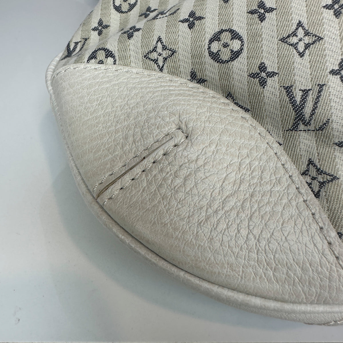PRE-OWNED LOUIS VUITTON Blue/White Monogram Marina Ivory Denim