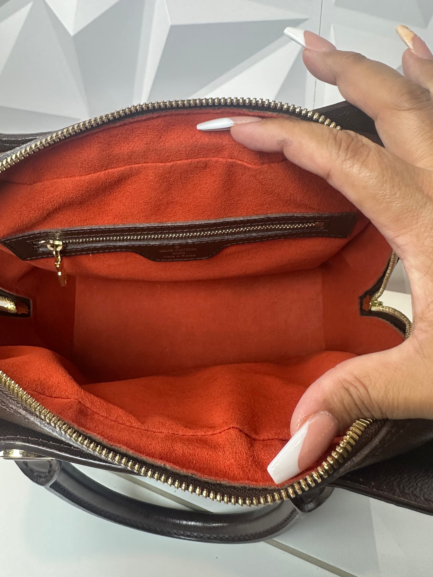 Pre-owned LOUIS VUITTON Triana Damier Ebene with box and storage bag