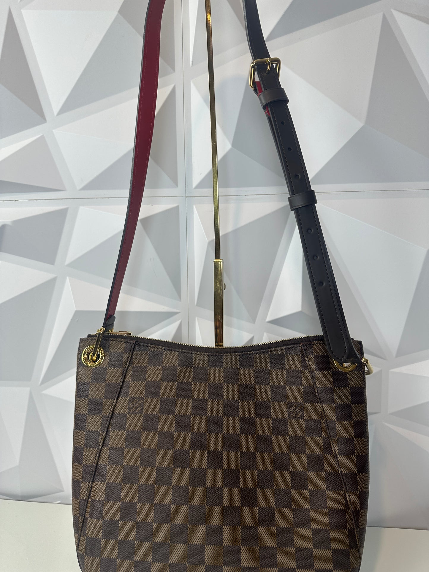Pre-owned LOUIS VUITTON Damier South Bank Besace Red interior