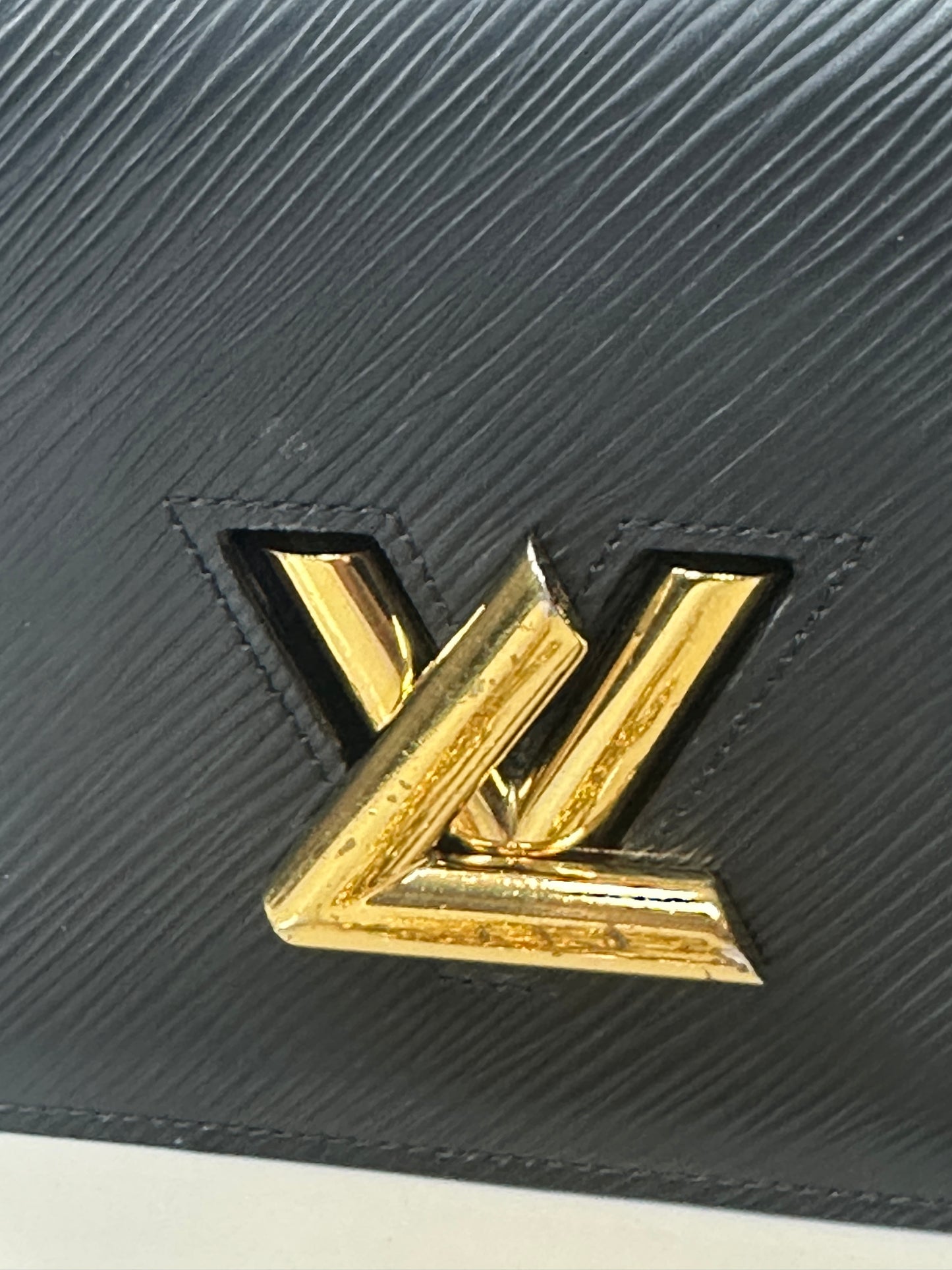 Pre-owned LOUIS VUITTON Portefeuille Twist Belt Epi Leather Chain Wallet in Black