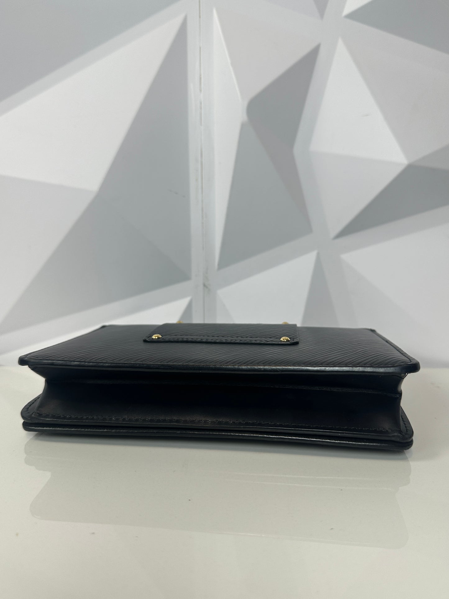 Pre-owned LOUIS VUITTON Portefeuille Twist Belt Epi Leather Chain Wallet in Black