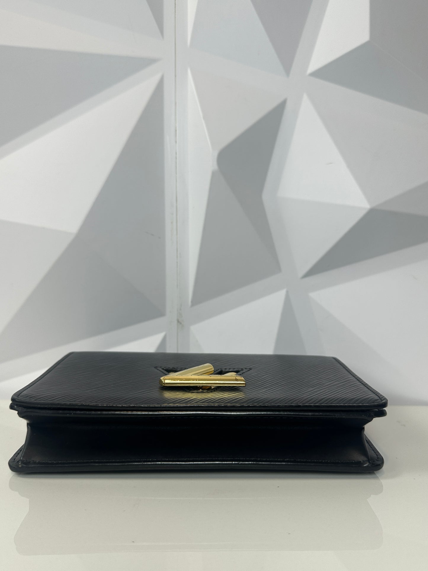 Pre-owned LOUIS VUITTON Portefeuille Twist Belt Epi Leather Chain Wallet in Black