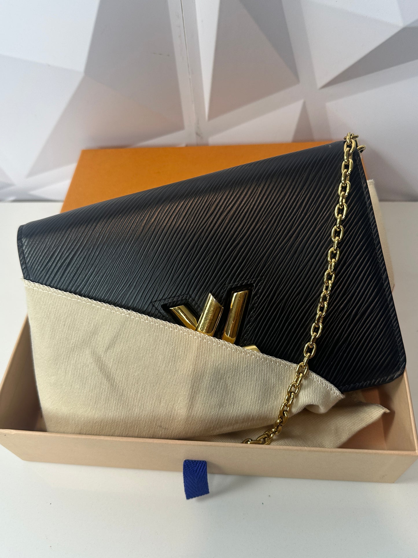 Pre-owned LOUIS VUITTON Portefeuille Twist Belt Epi Leather Chain Wallet in Black