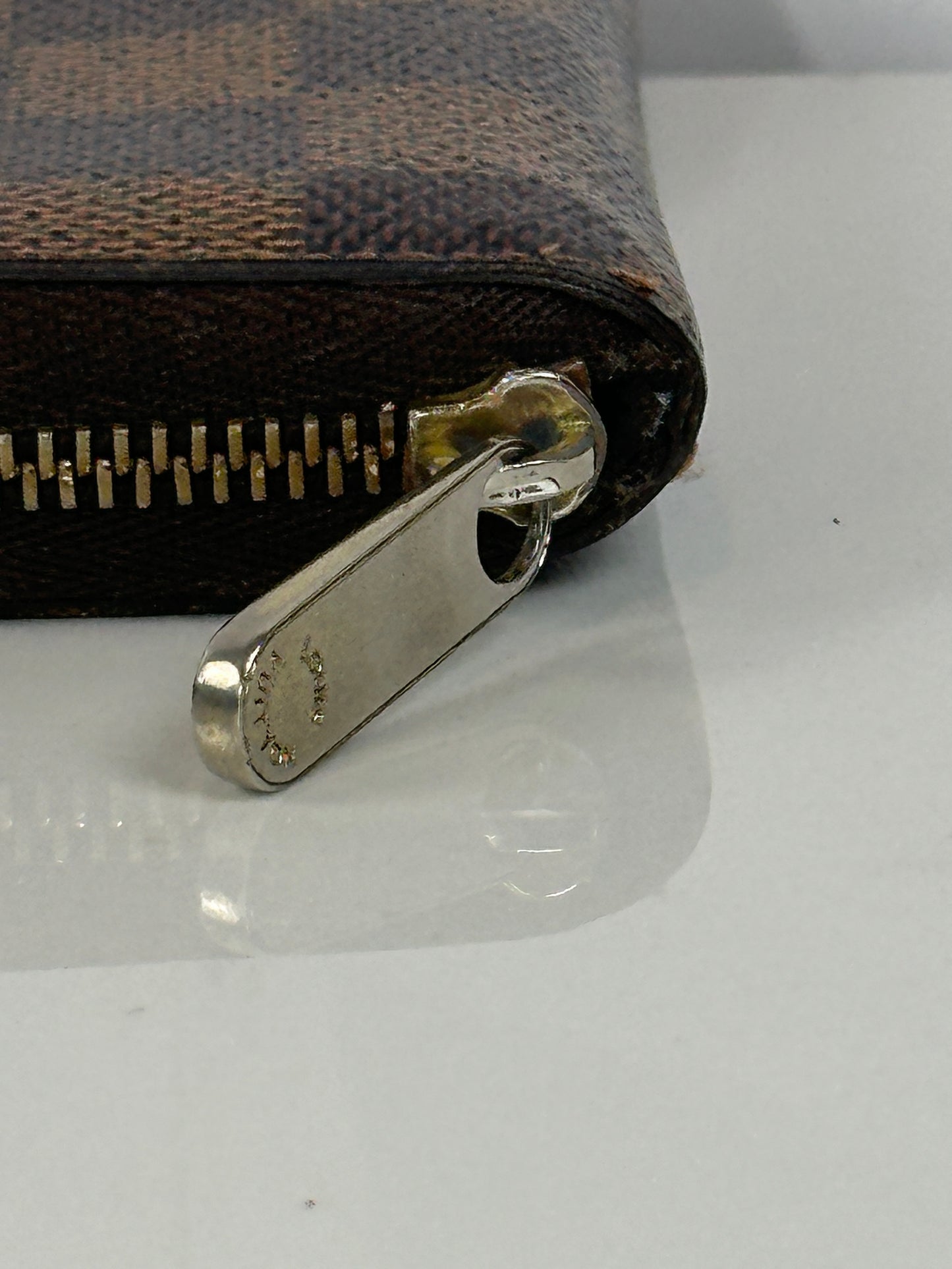 Pre-owned LOUIS VUITTON Zippy Damier Ebene Compact Wallet DE