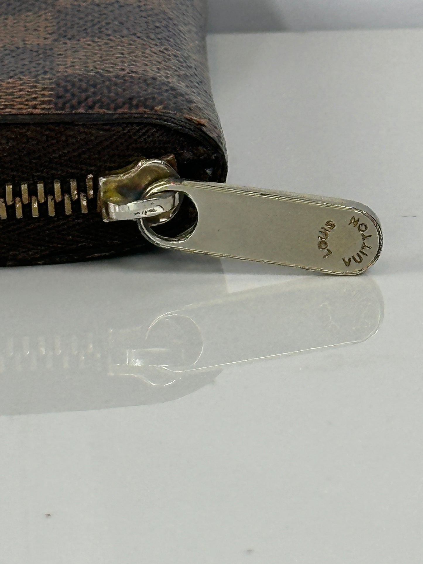Pre-owned LOUIS VUITTON Zippy Damier Ebene Compact Wallet DE