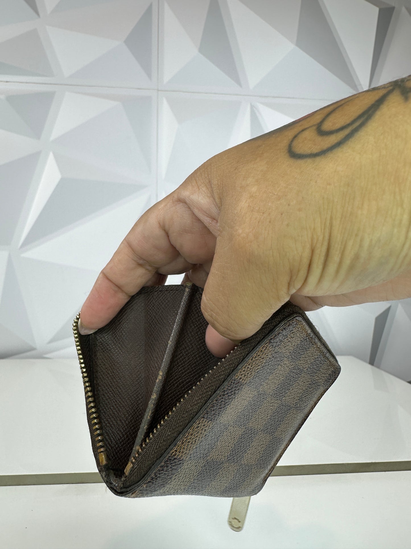 Pre-owned LOUIS VUITTON Zippy Damier Ebene Compact Wallet DE