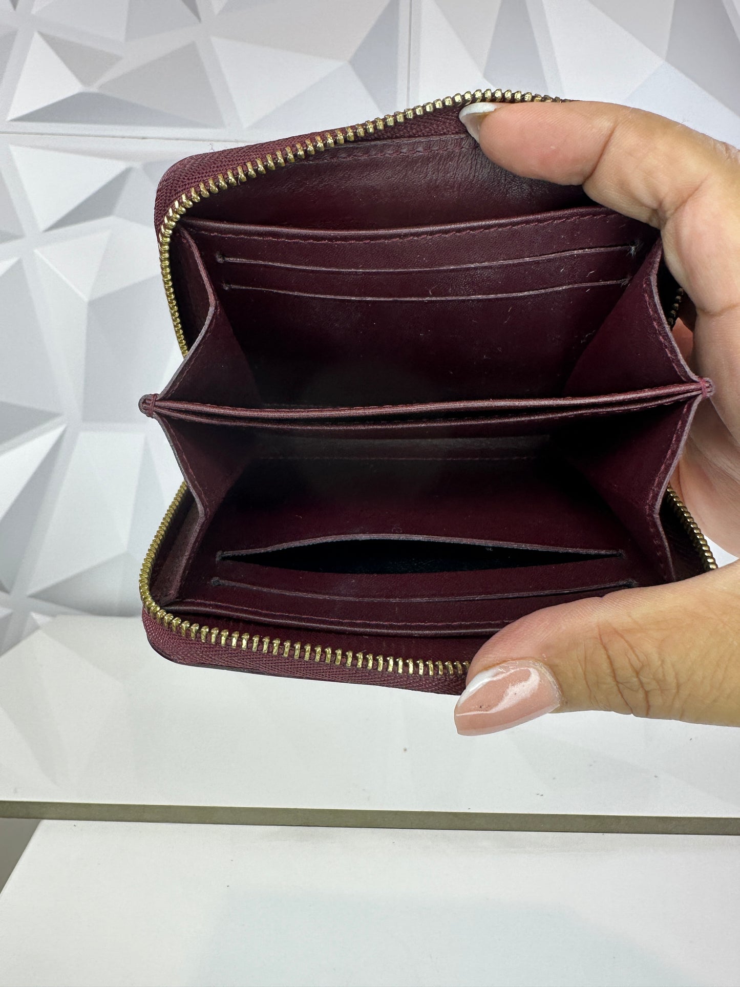 Pre-owned LOUIS VUITTON Vernis Leopard Zippy Coin Purse in Burgundy and Pink