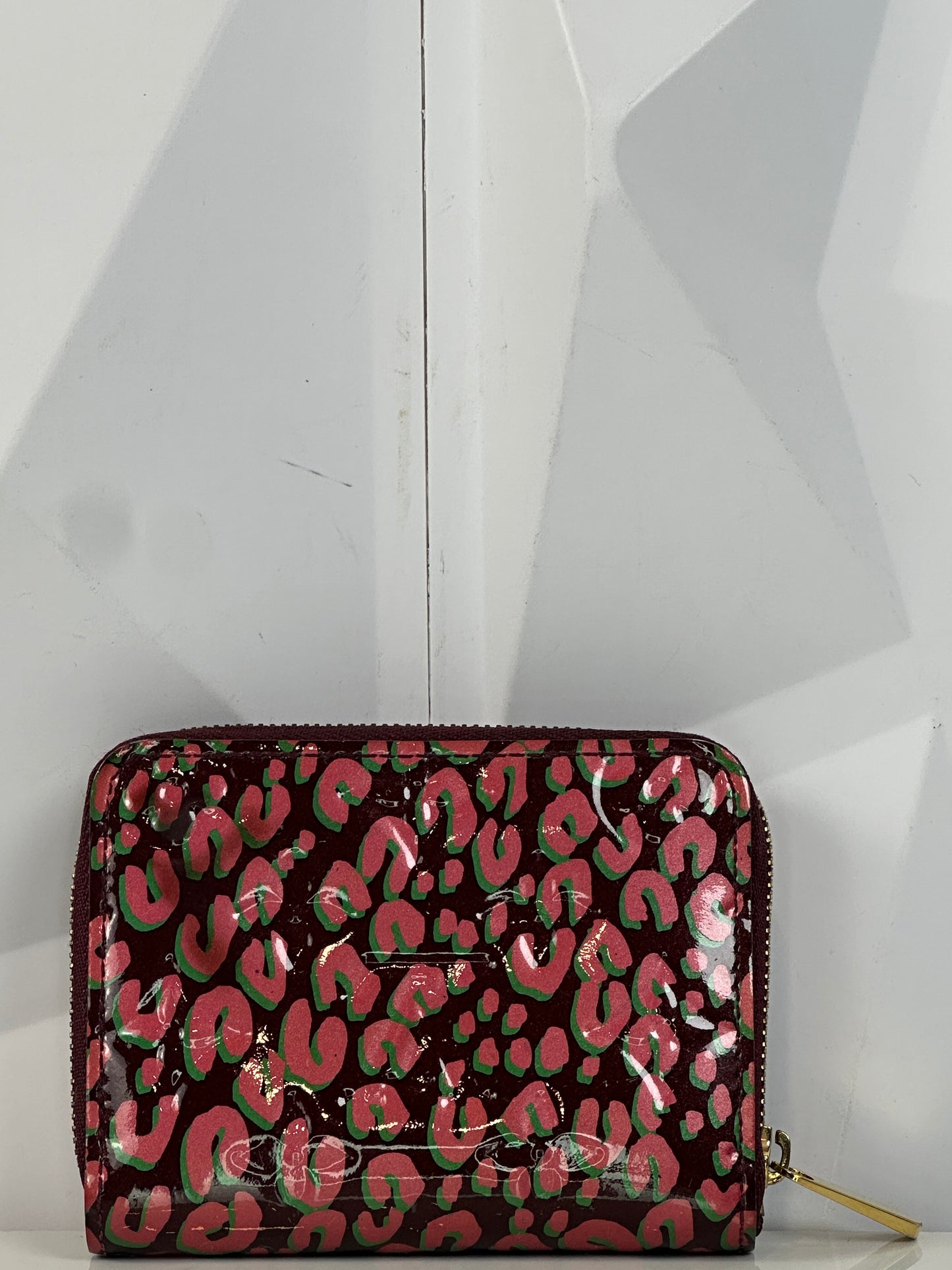Pre-owned LOUIS VUITTON Vernis Leopard Zippy Coin Purse in Burgundy and Pink