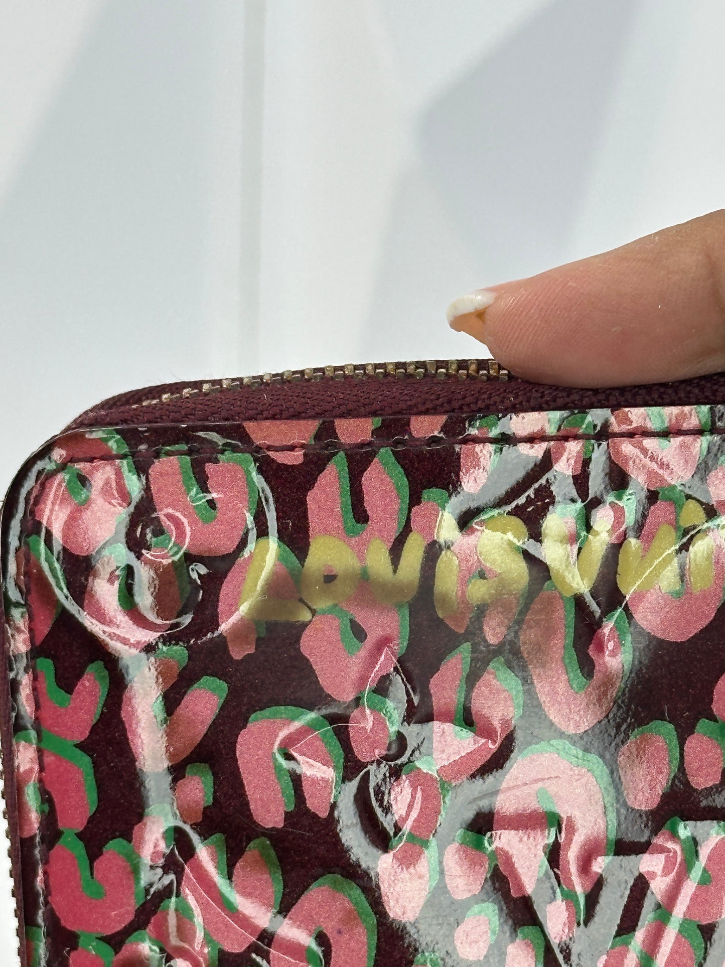 Pre-owned LOUIS VUITTON Vernis Leopard Zippy Coin Purse in Burgundy and Pink