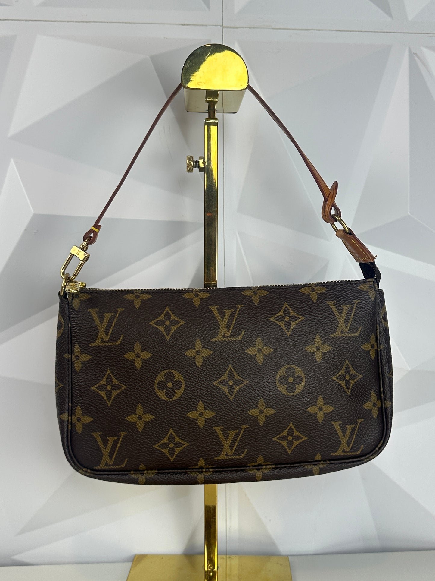 Pre-owned LOUIS VUITTON Pochette Accessoires in Monogram Canvas _178