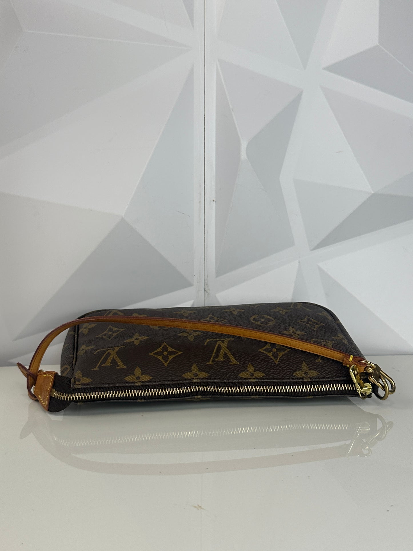 Pre-owned LOUIS VUITTON Pochette Accessoires in Monogram Canvas _178