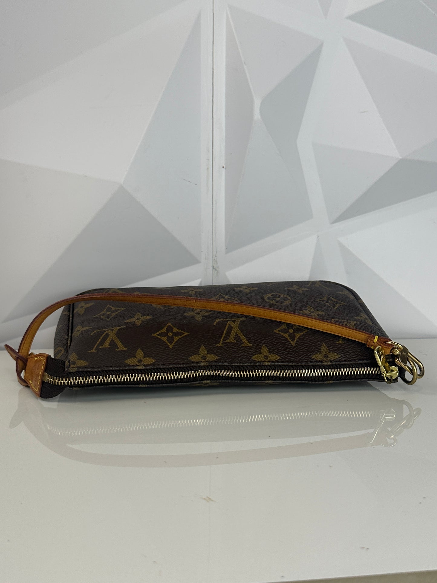 Pre-owned LOUIS VUITTON Pochette Accessoires in Monogram Canvas _178