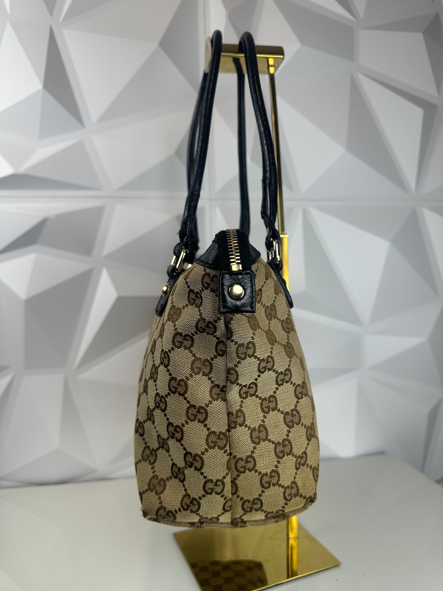 Pre-owned GUCCI Sukey GG Canvas