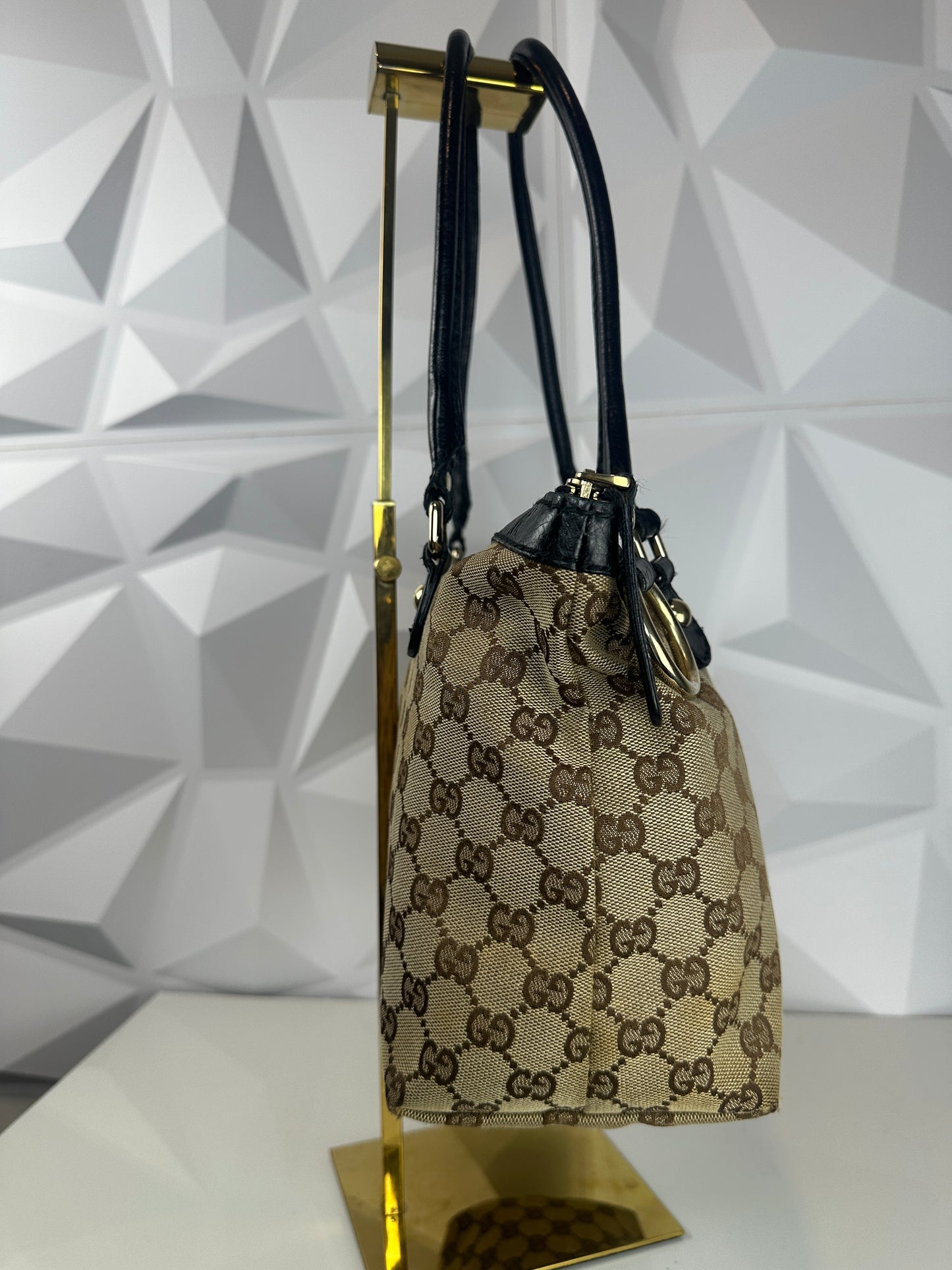 Pre-owned GUCCI Sukey GG Canvas