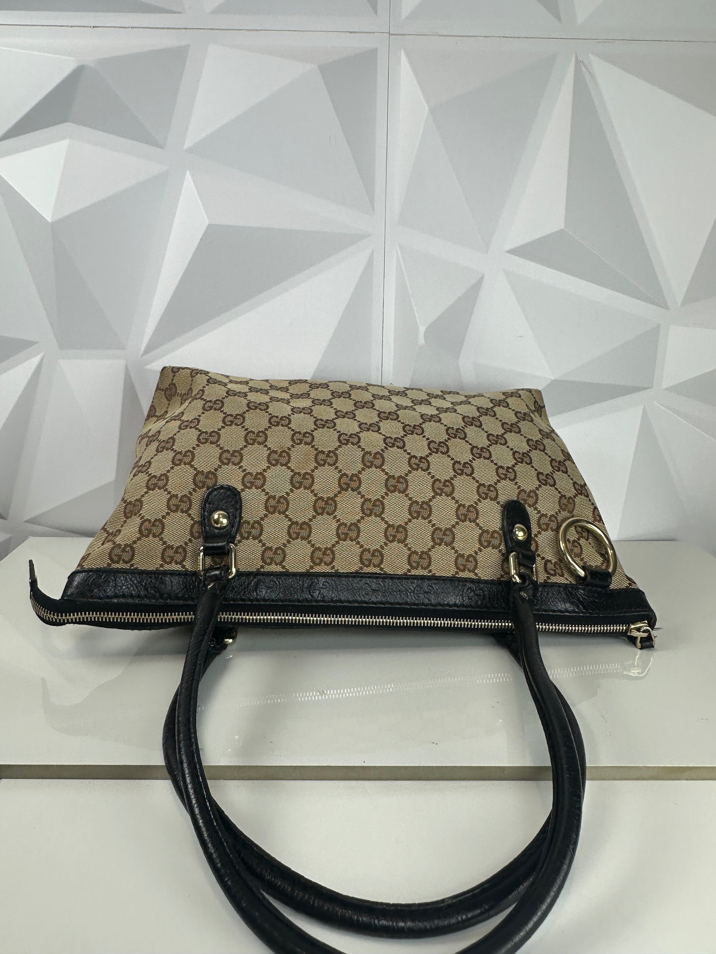 Pre-owned GUCCI Sukey GG Canvas