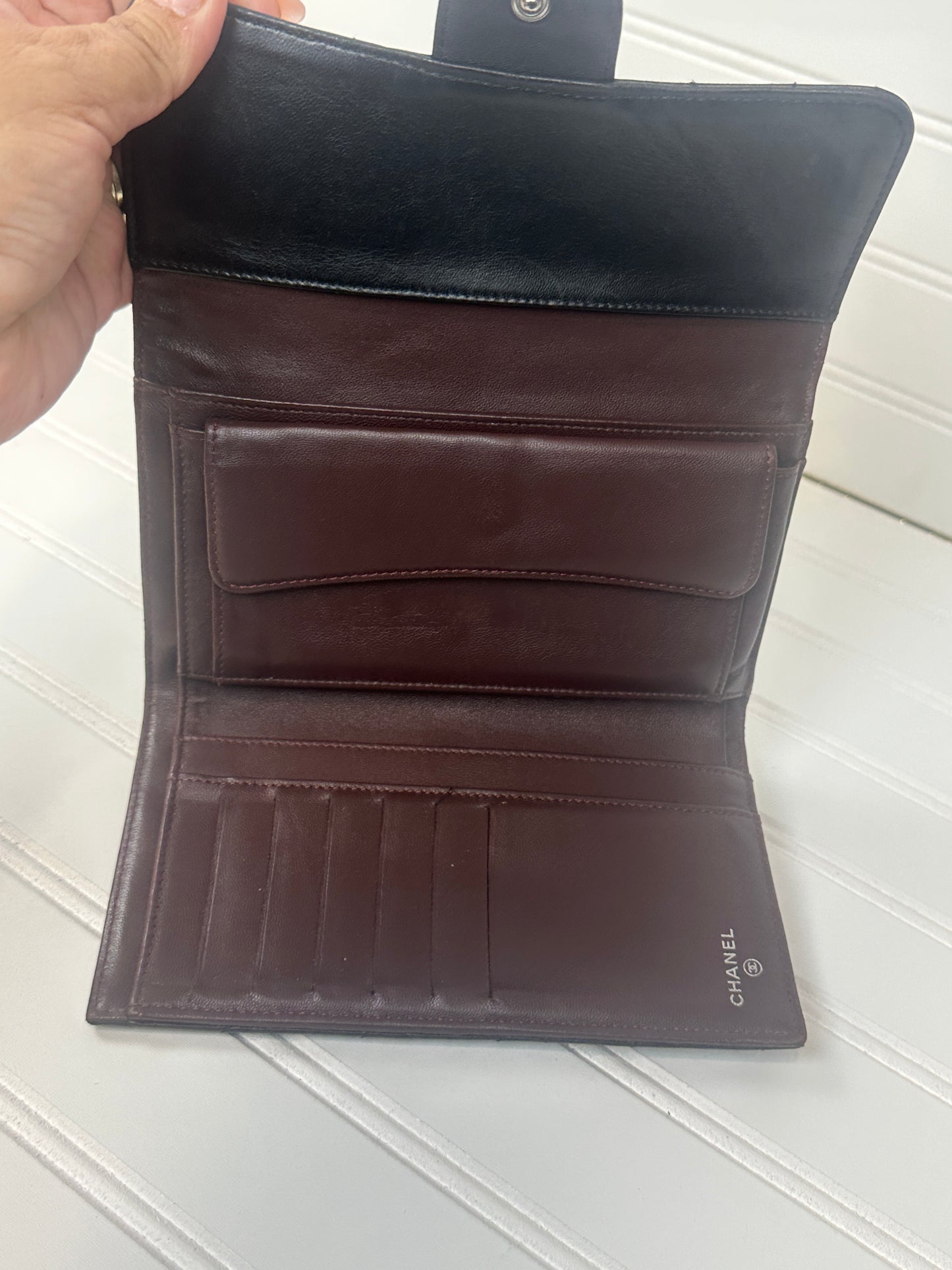 Pre-owned CHANEL Lambskin Matelasse Bi-fold Long Black Wallet