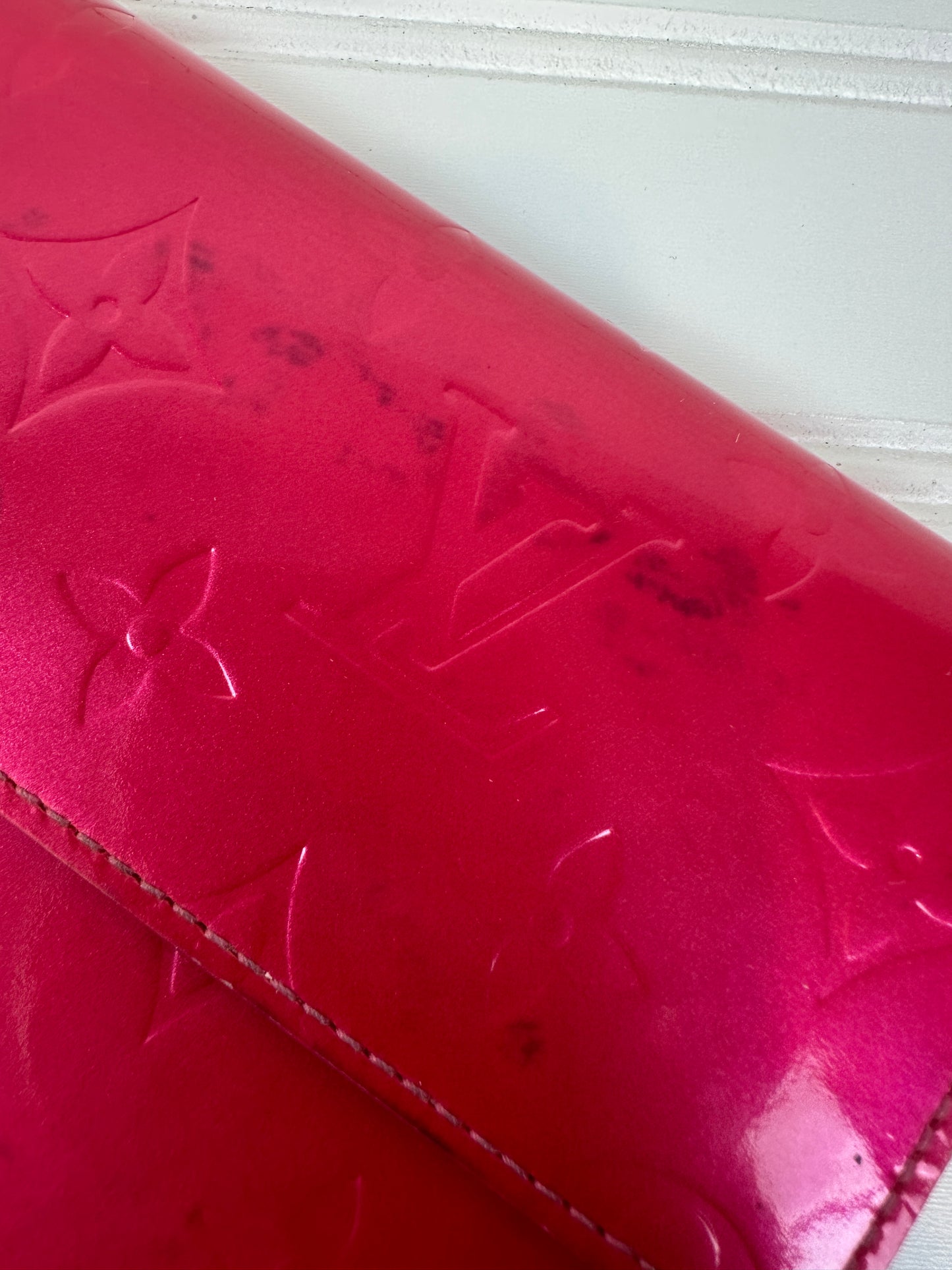 Pre-owned LOUIS VUITTON Neon Pink Vernis Wallet