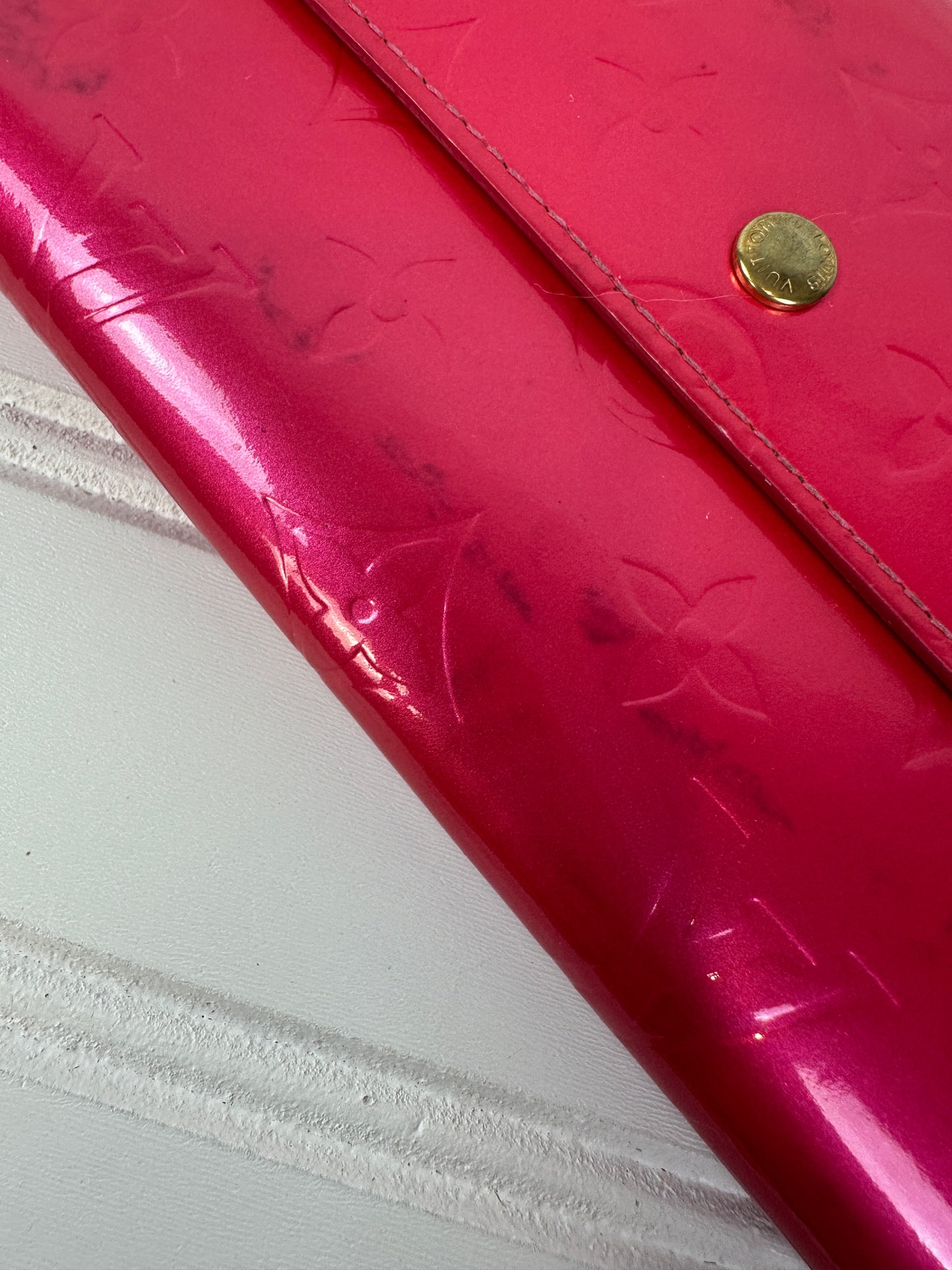 Pre-owned LOUIS VUITTON Neon Pink Vernis Wallet