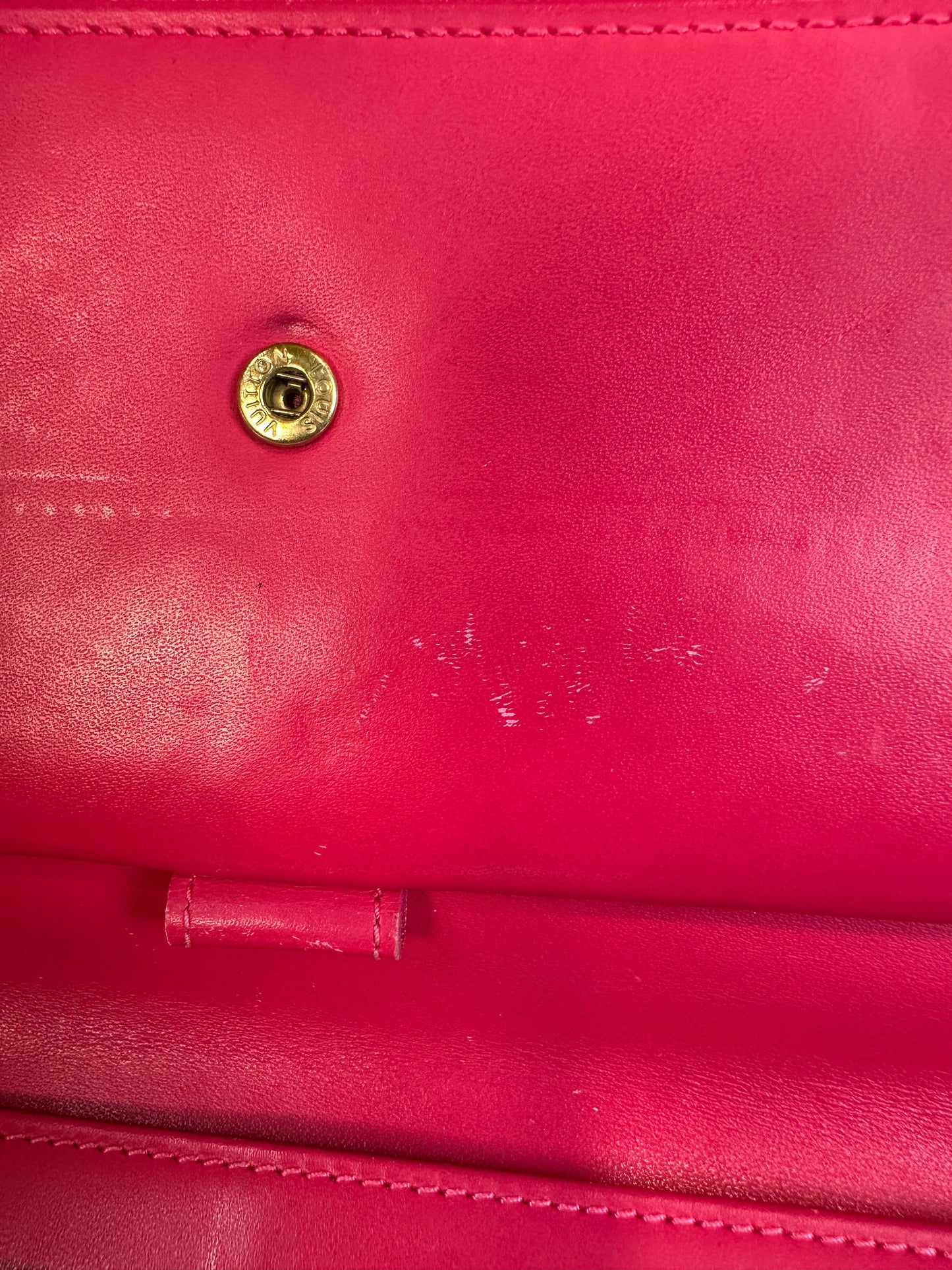 Pre-owned LOUIS VUITTON Neon Pink Vernis Wallet