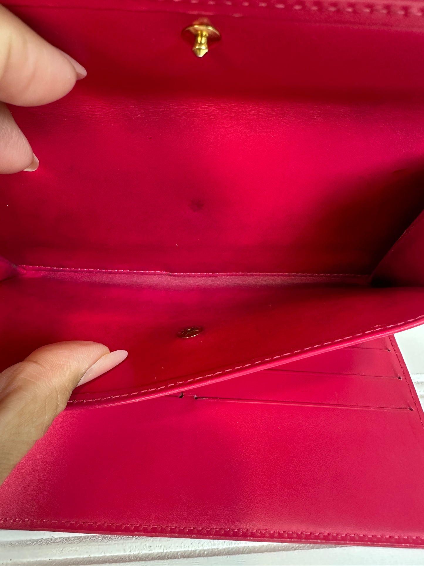 Pre-owned LOUIS VUITTON Neon Pink Vernis Wallet