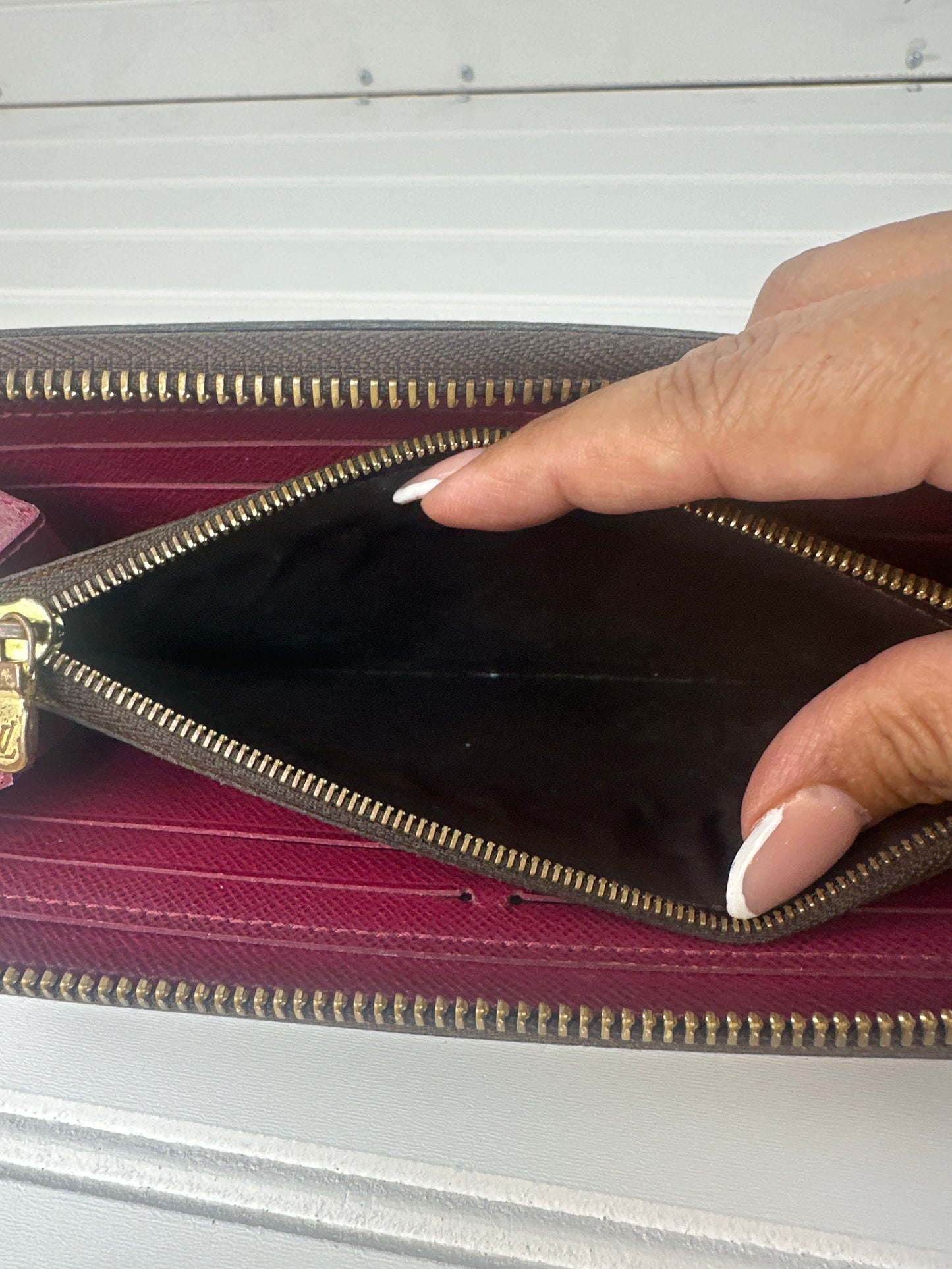 Pre-owned LOUIS VUITTON Clemence Fuchsia Wallet Monogram