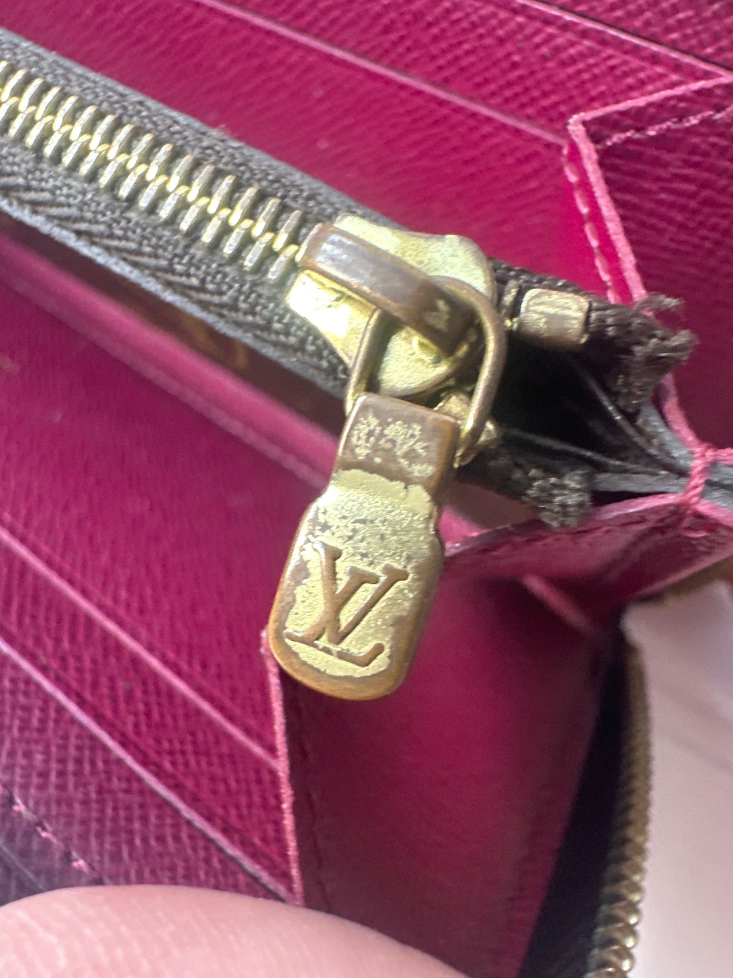 Pre-owned LOUIS VUITTON Clemence Fuchsia Wallet Monogram