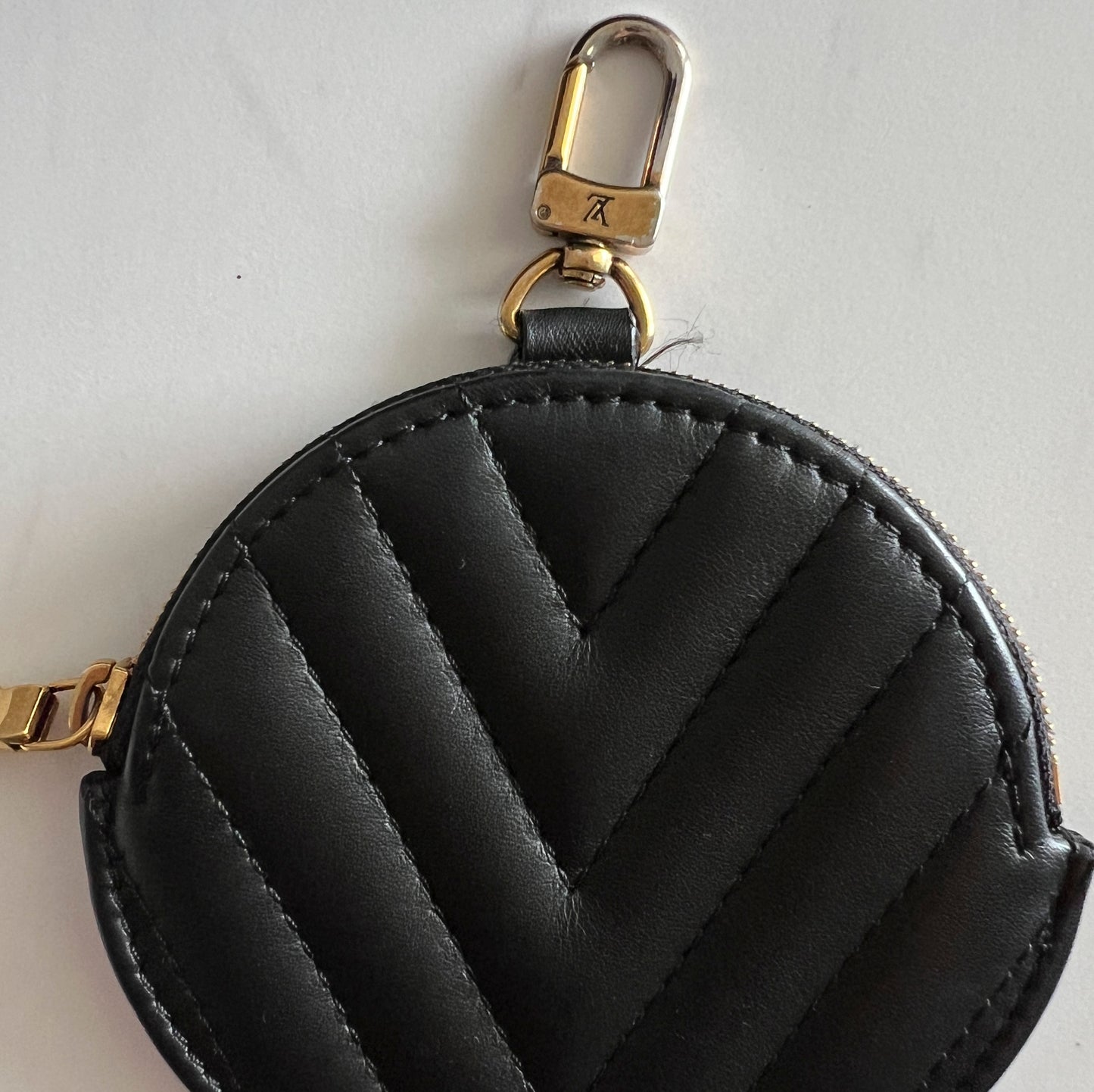 PRE-OWNED LOUIS VUITTON New Wave Multipochette Black Leather _275