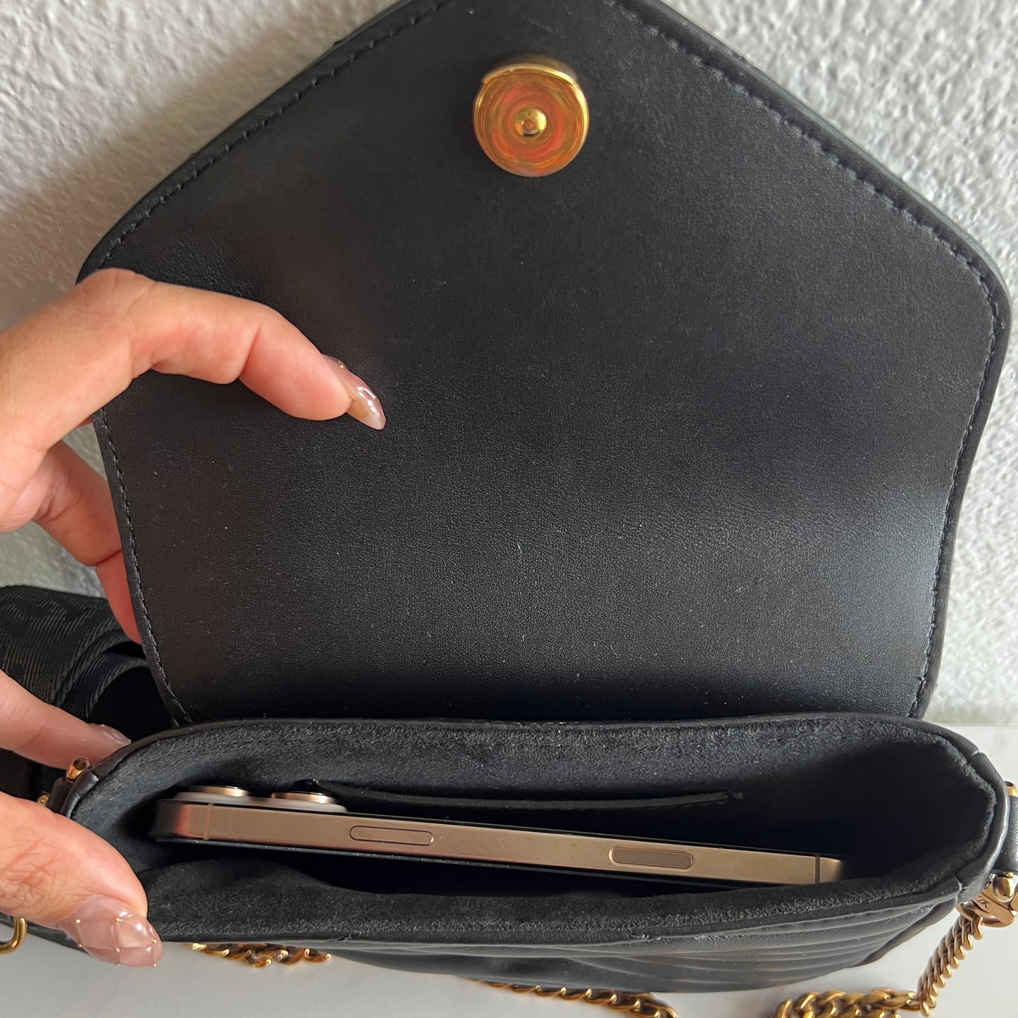 PRE-OWNED LOUIS VUITTON New Wave Multipochette Black Leather _275