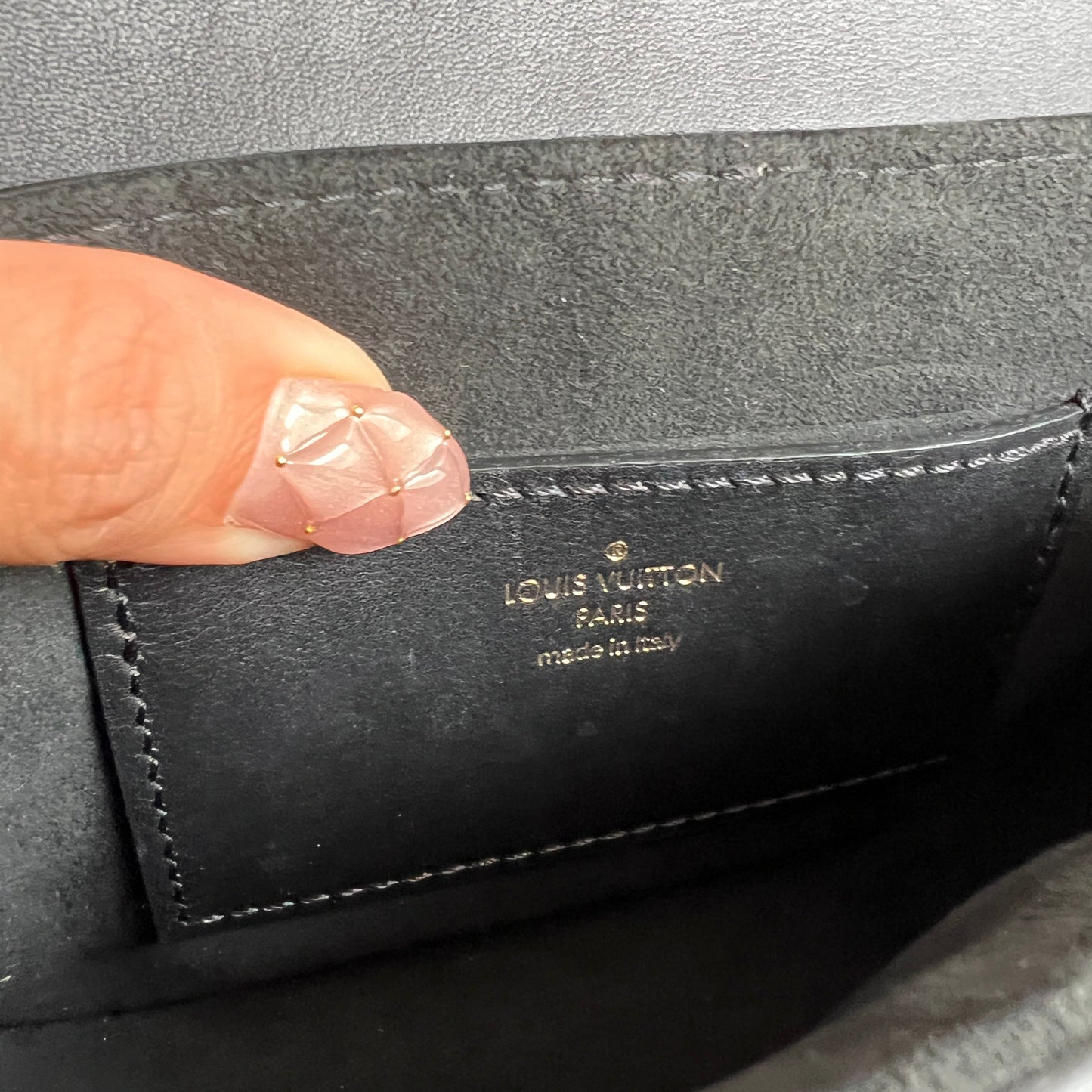 Pre-owned LOUIS VUITTON New Wave Multipochette black leather_ 275