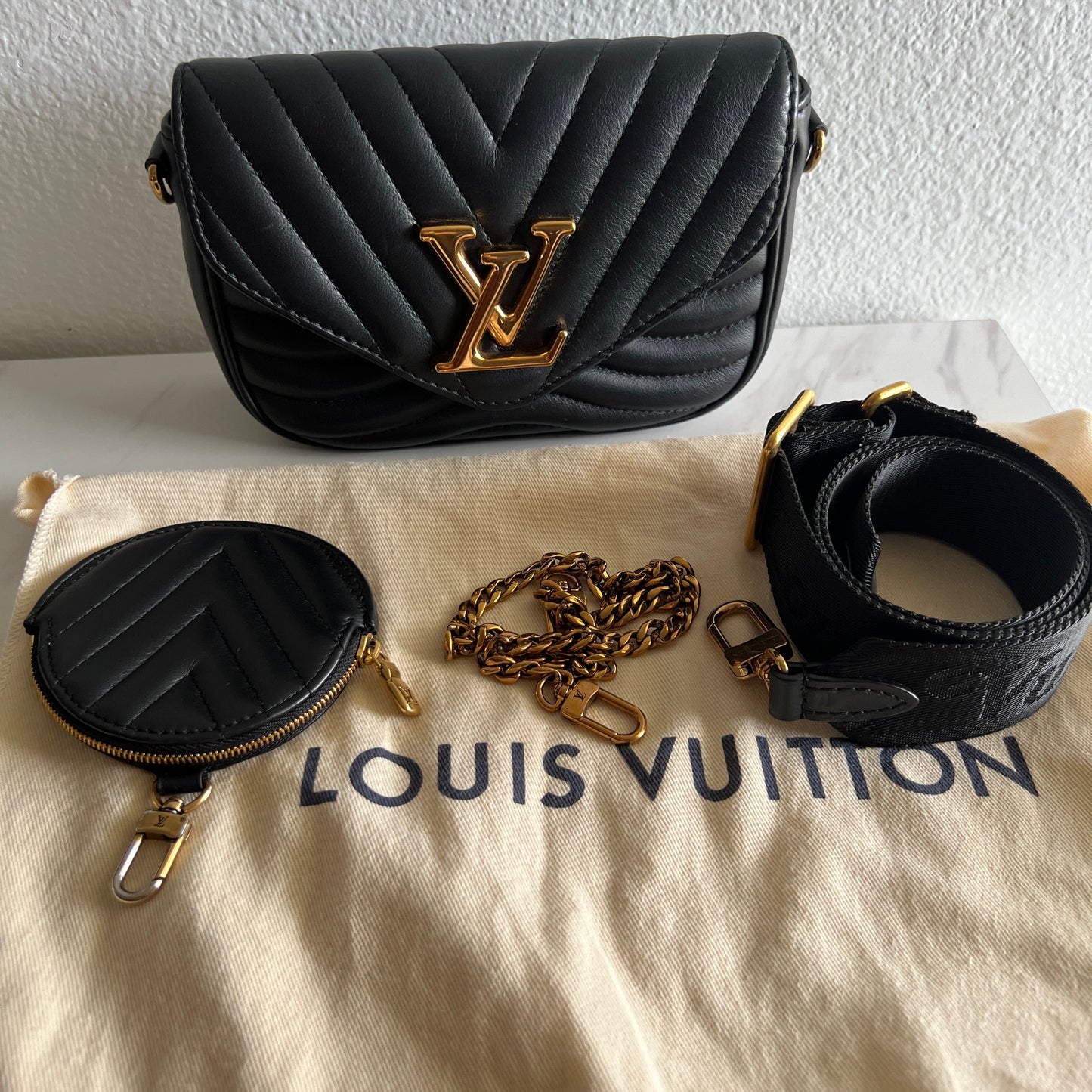Pre-owned LOUIS VUITTON New Wave Multipochette black leather_ 275
